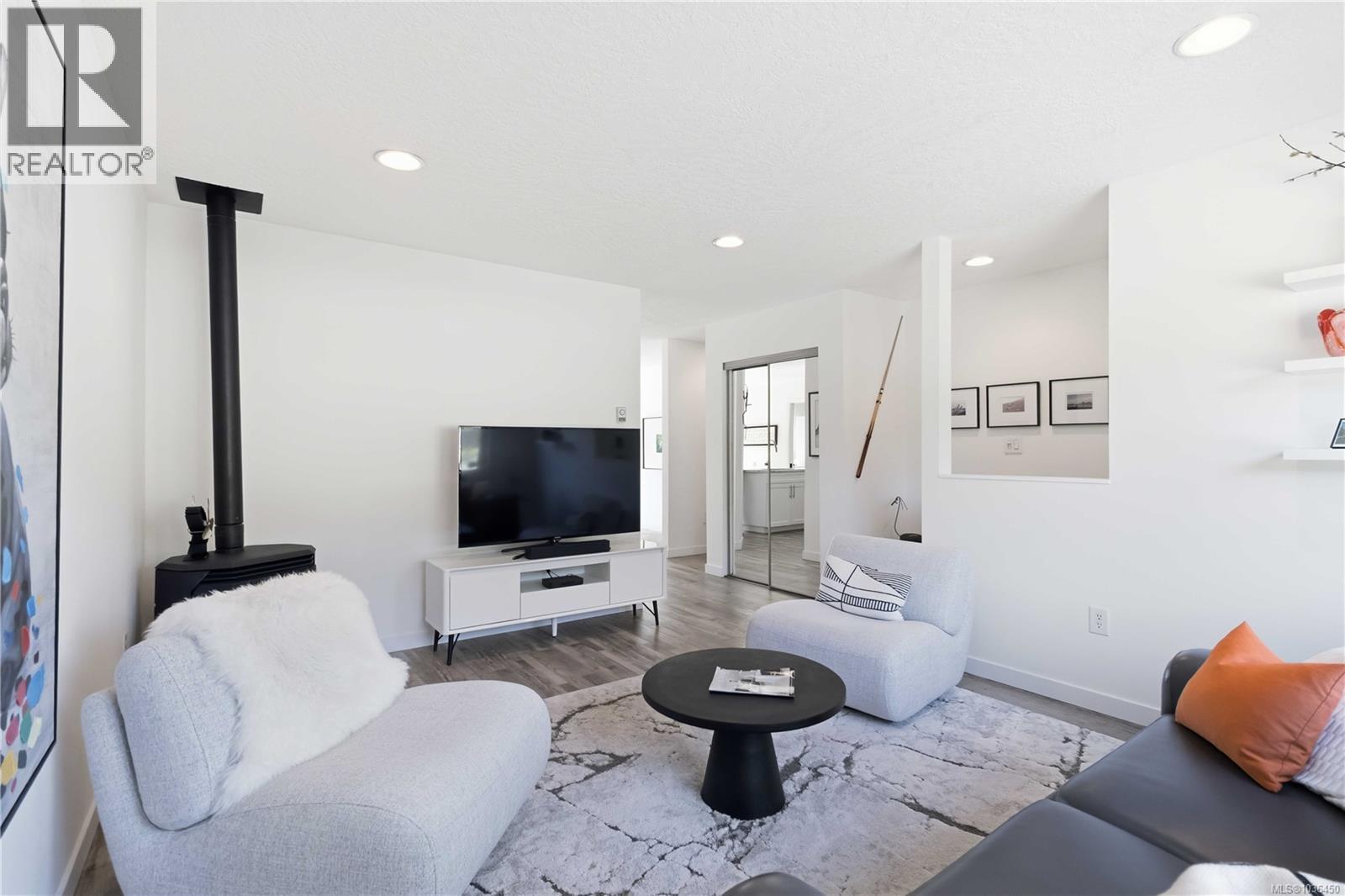 3291 Mary Anne Cres - 9