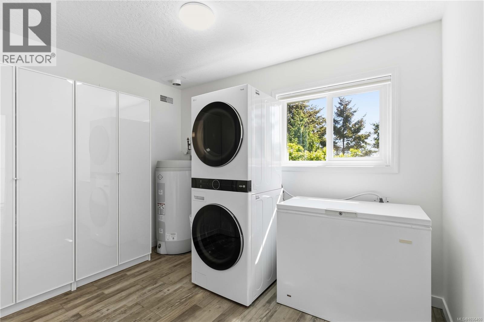 3291 Mary Anne Cres - 23