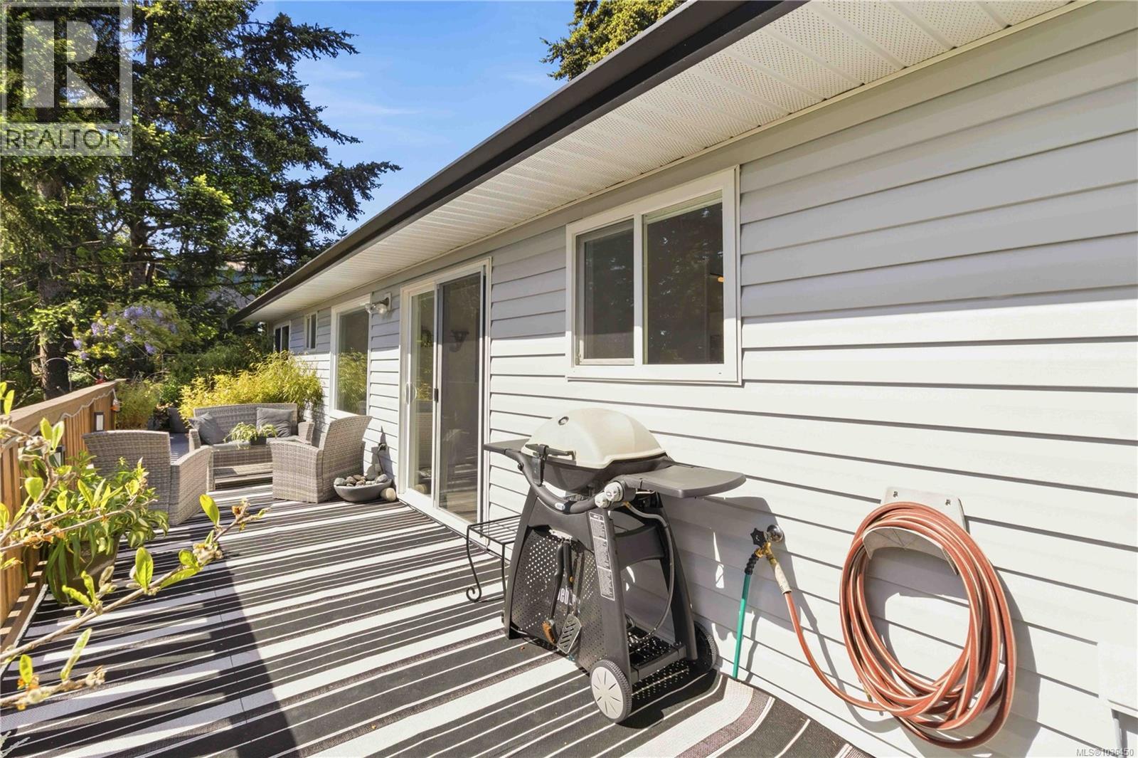 3291 Mary Anne Cres - 27
