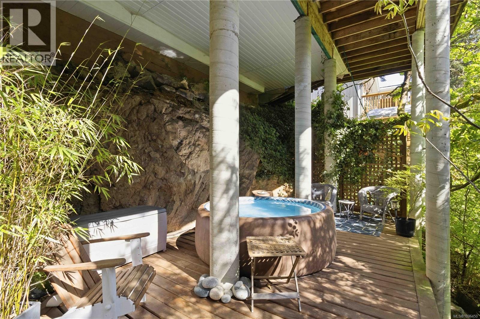 3291 Mary Anne Cres - 32