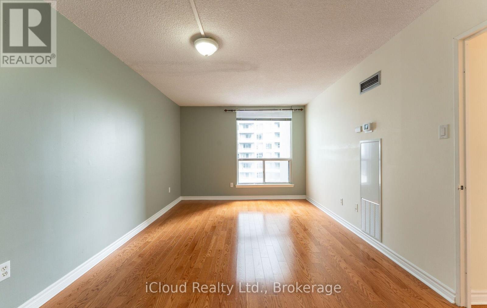 #901 30 HOLLY STREET - 19