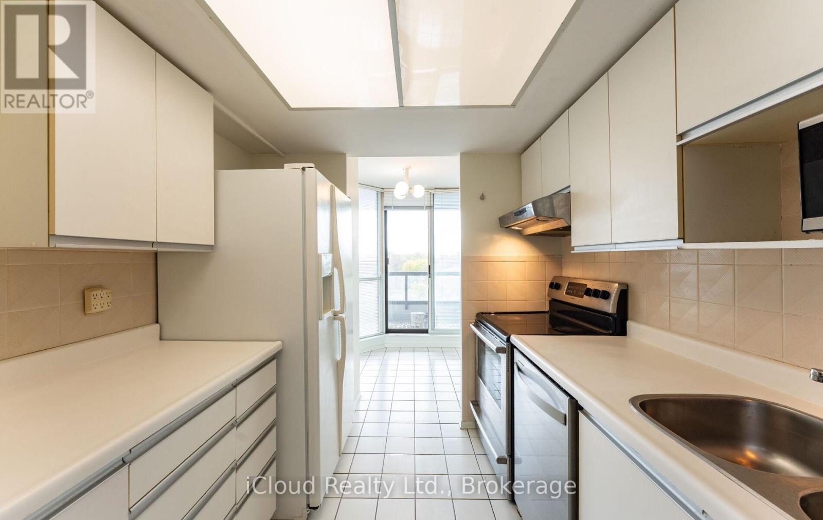 #901 30 HOLLY STREET - 14