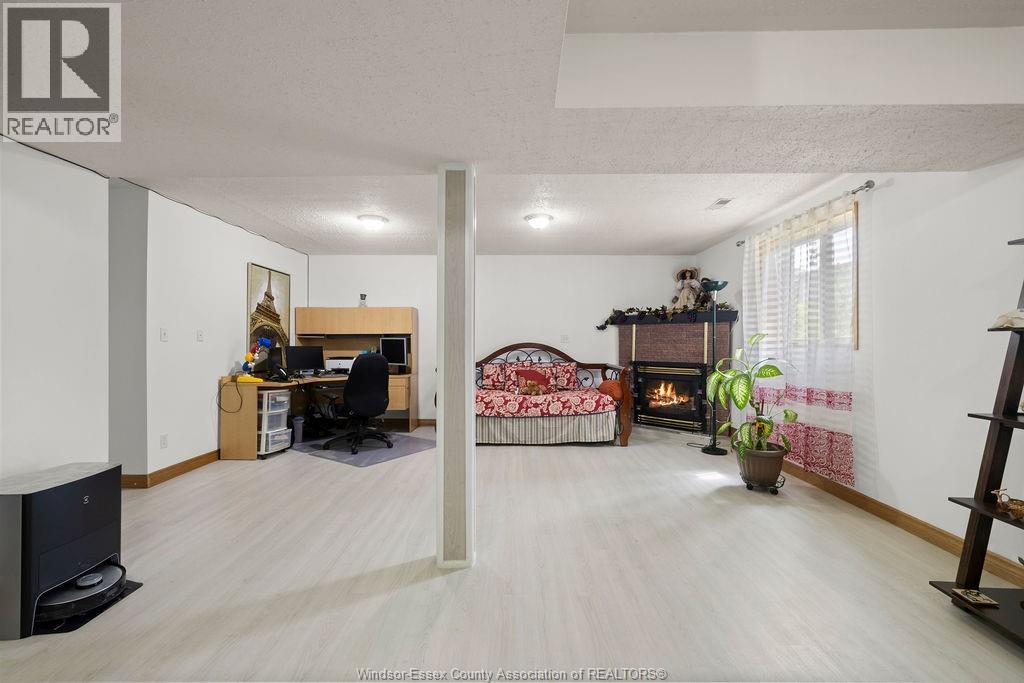 4577 HUNT CLUB CRESCENT, Windsor, Ontario, N9G2P6 — Photo 3