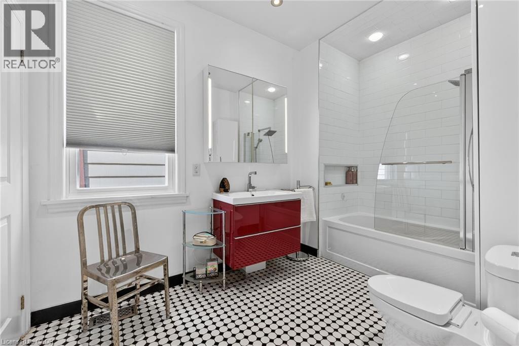29 MILL Street, Hamilton, Ontario, L8R2E2 — Photo 13