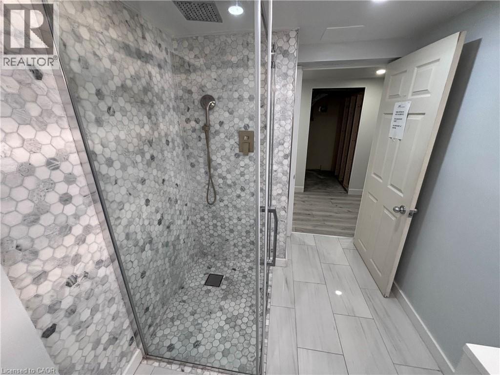 3 GOVERNOR SIMCOE Drive - 23