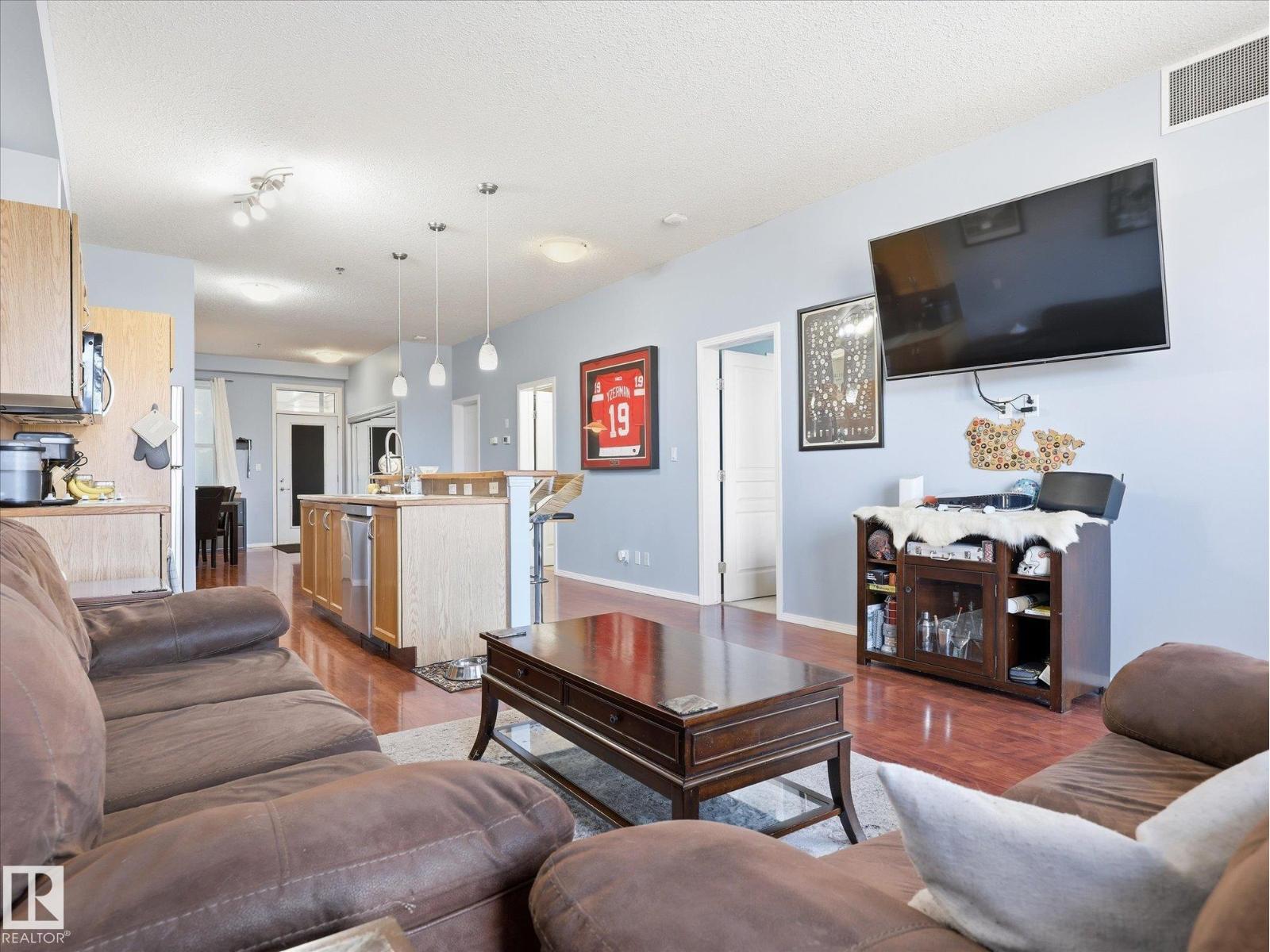 #268 4823 104A ST NW - 11