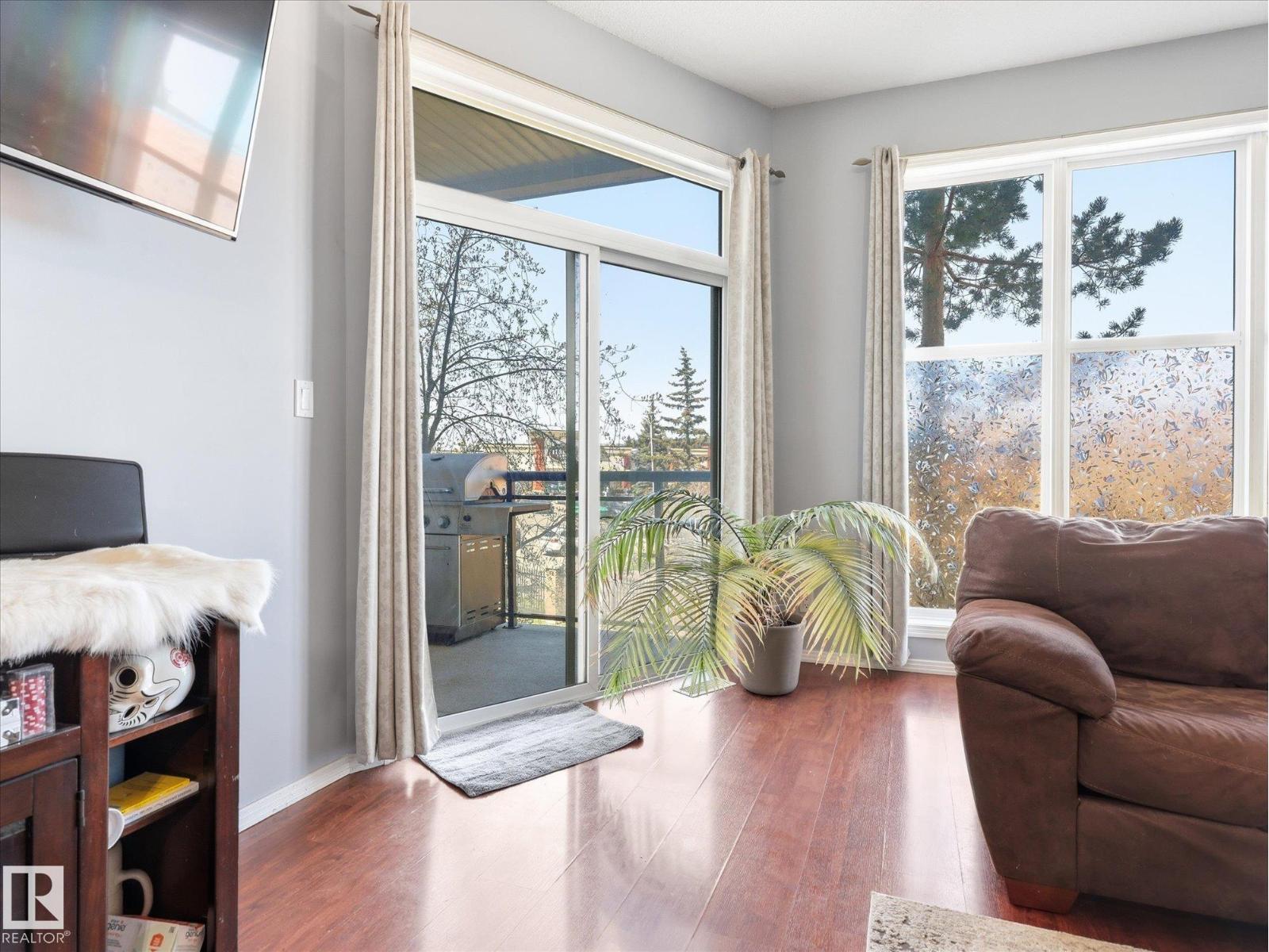 #268 4823 104A ST NW - 12