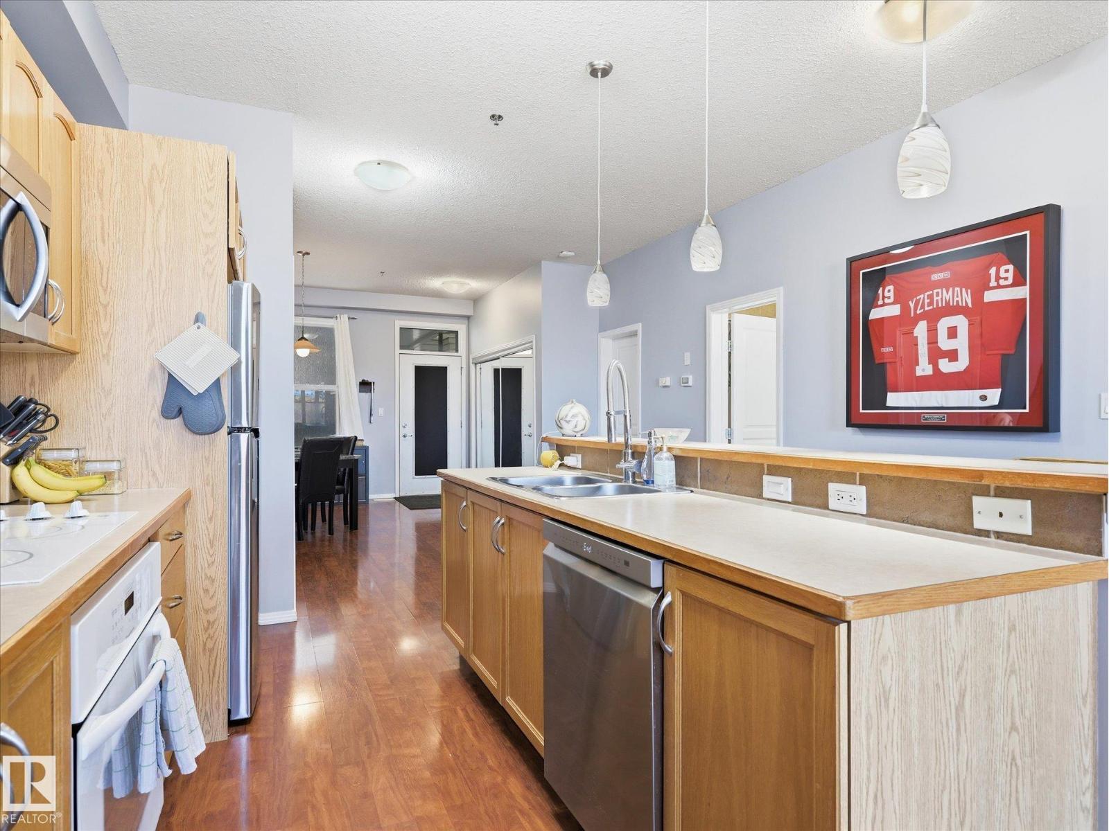 #268 4823 104A ST NW - 6