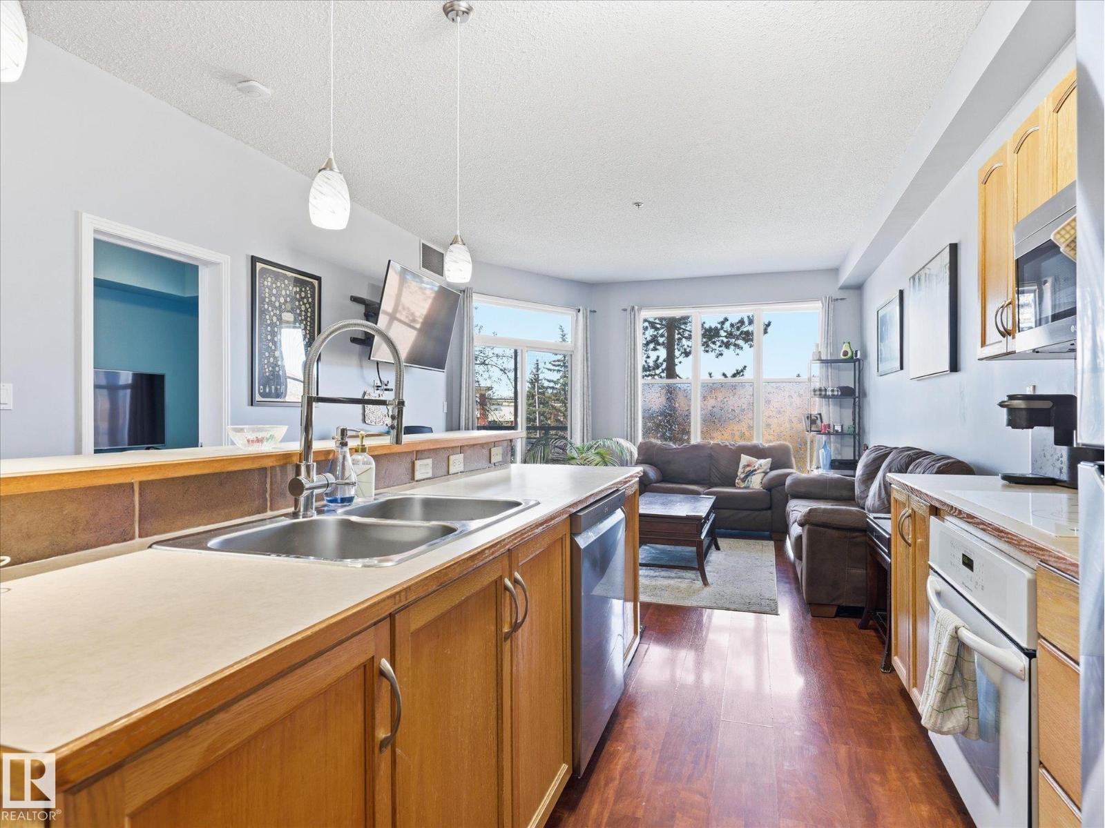 #268 4823 104A ST NW - 8