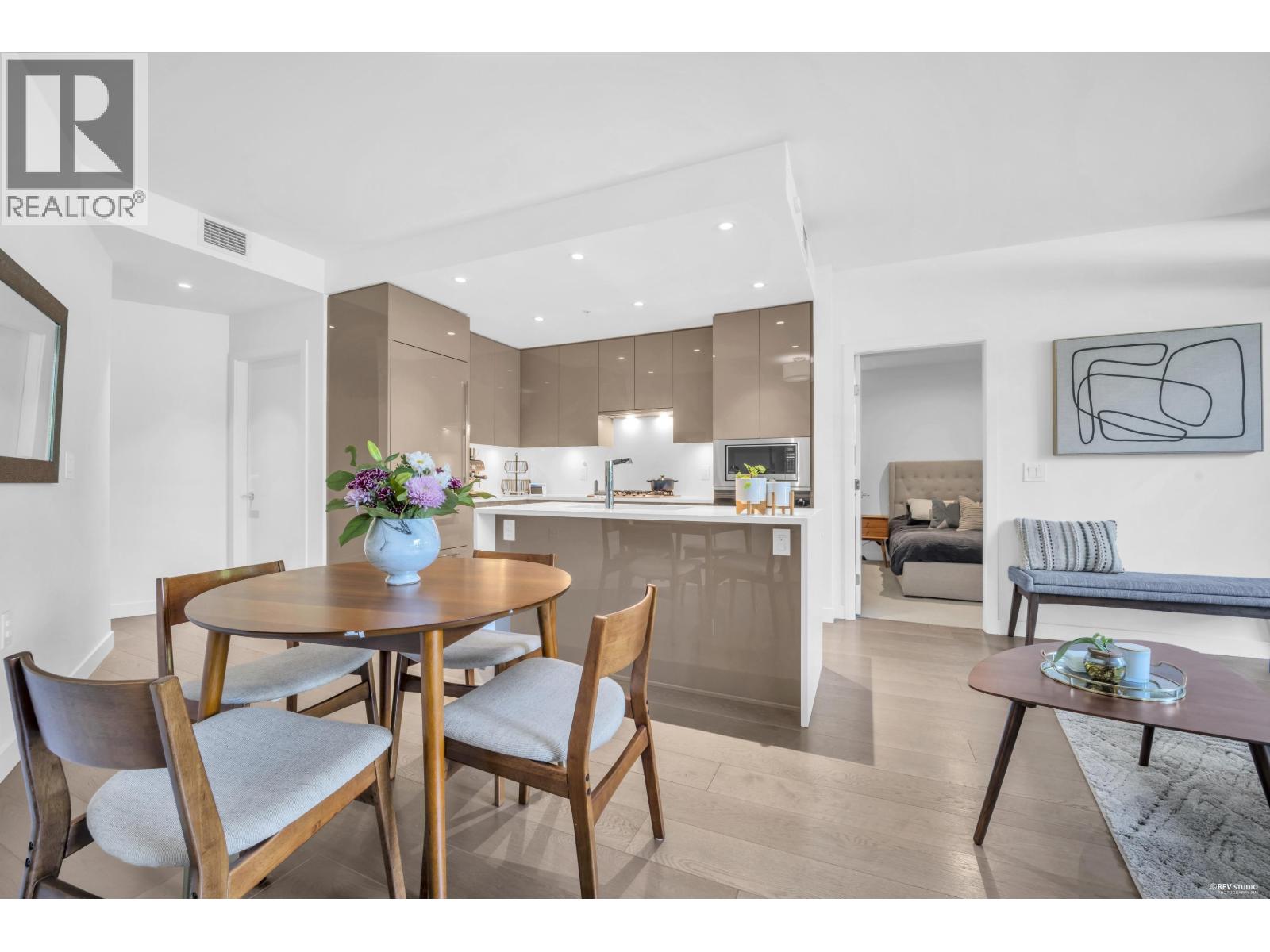 107 5189 CAMBIE STREET — photo 3