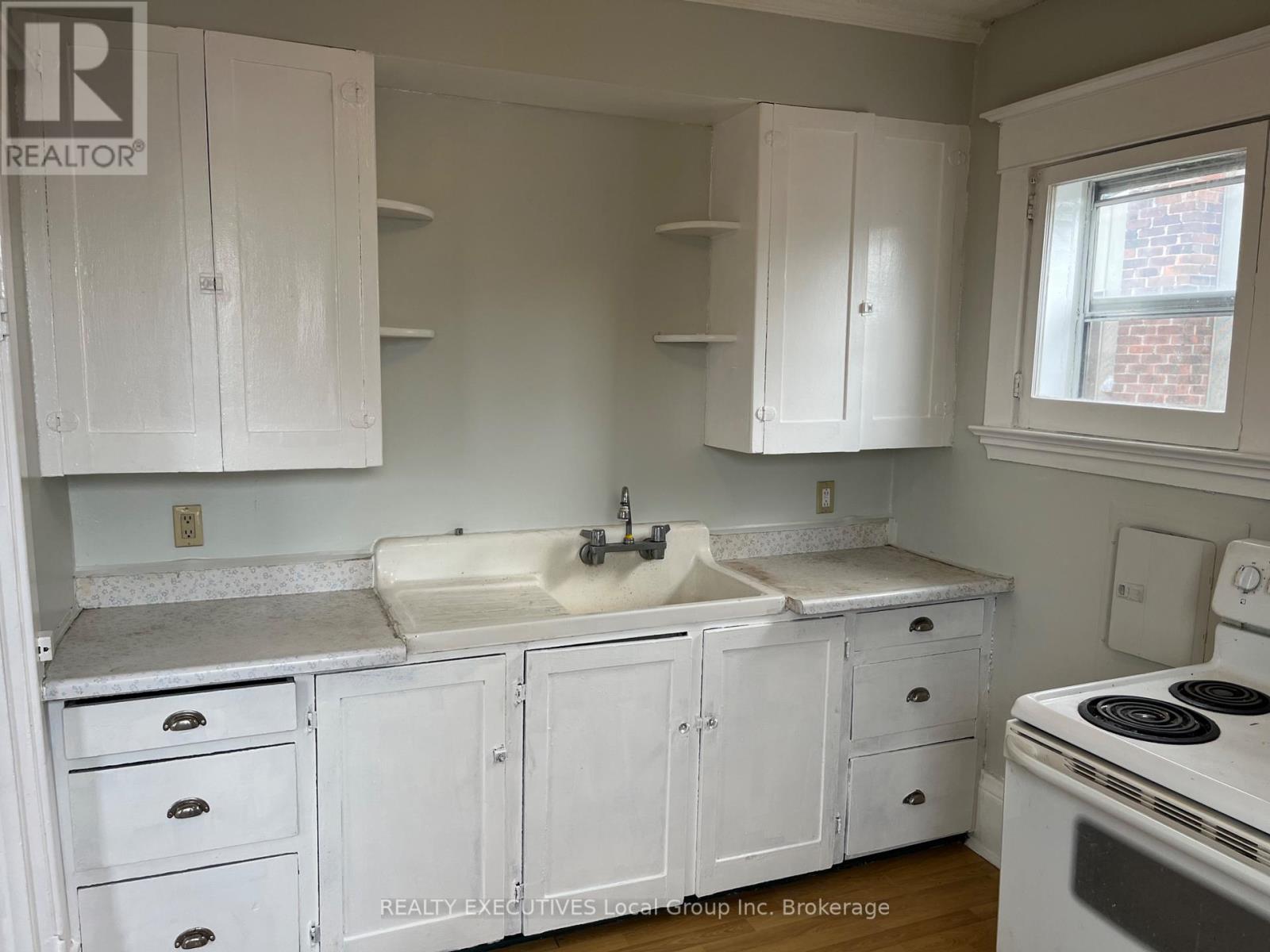 340 MCINTYRE STREET W - 14
