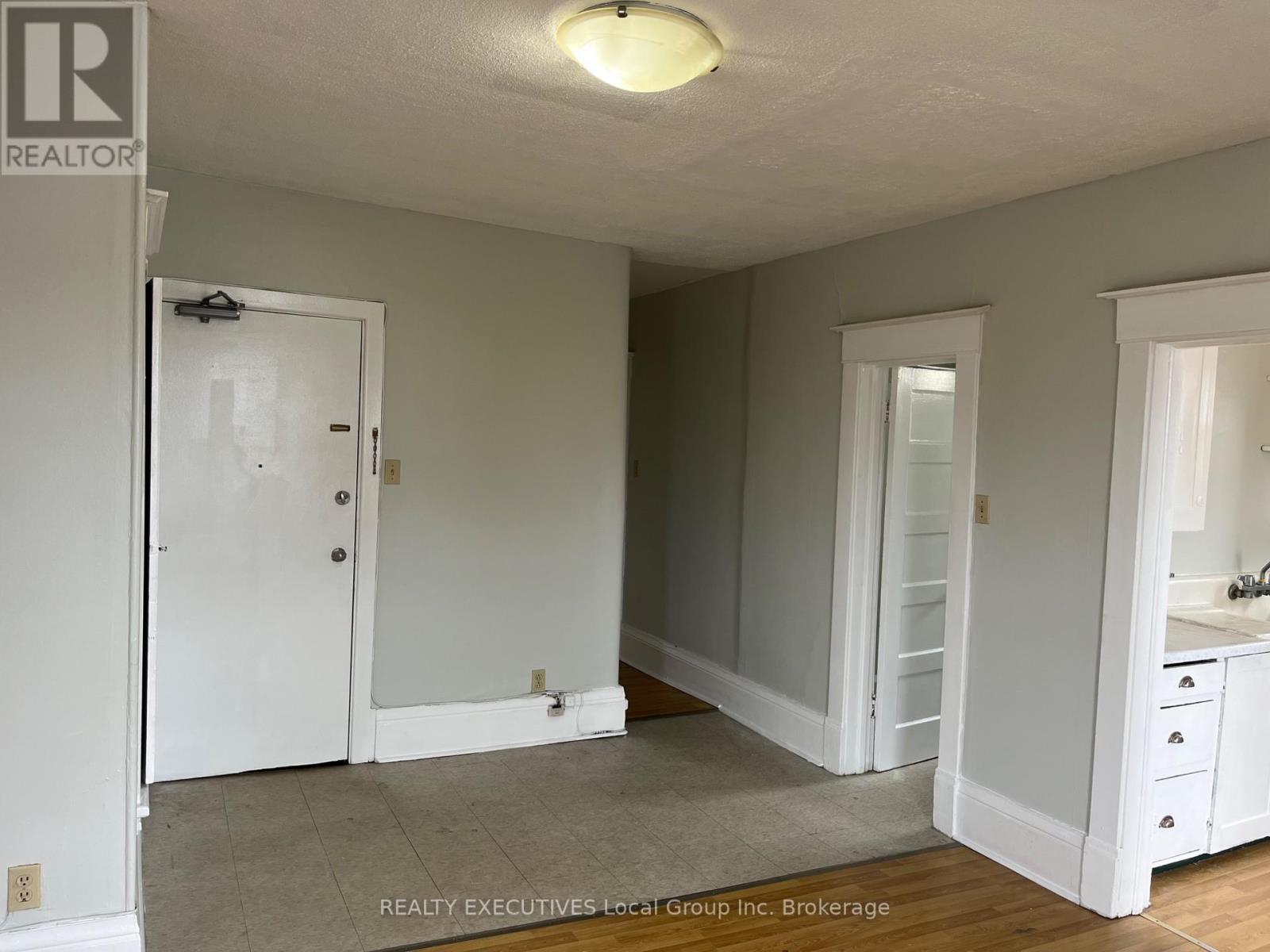 340 MCINTYRE STREET W - 17