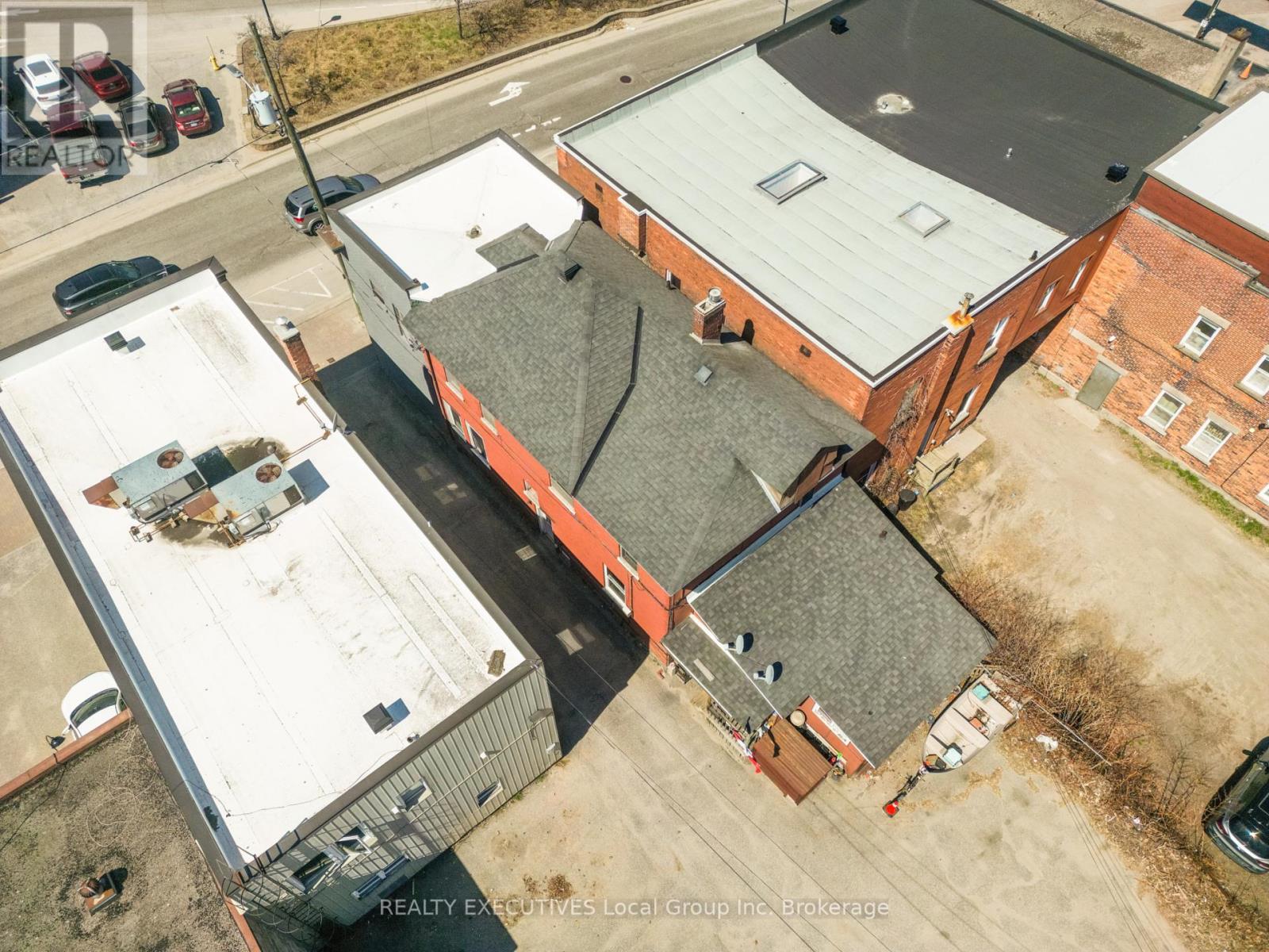 340 MCINTYRE STREET W - 4