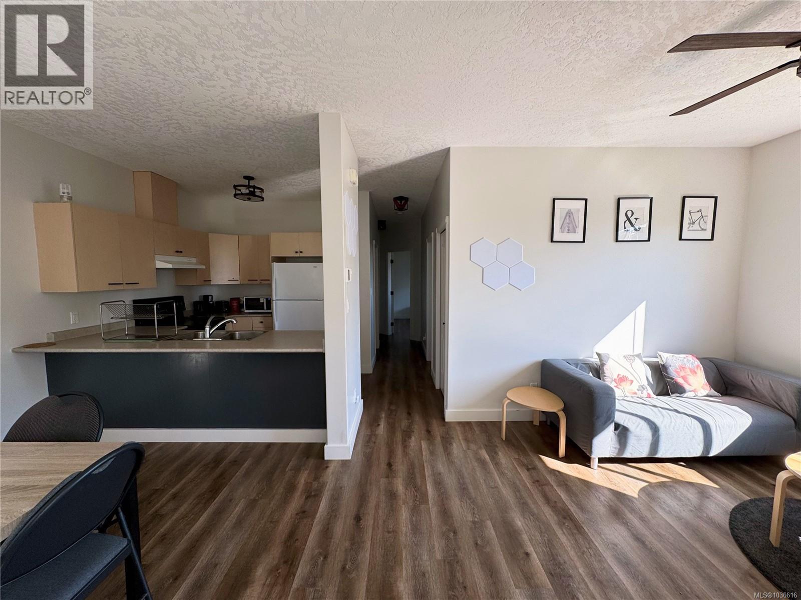 2596 Crystalview Dr - 17