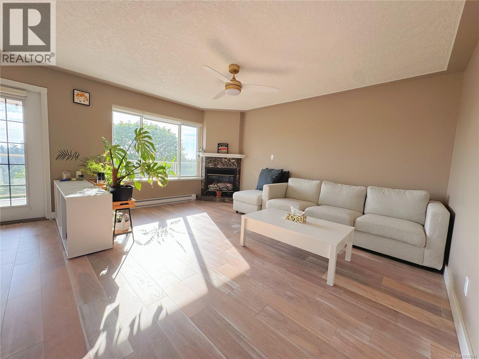 2596 Crystalview Dr - 4
