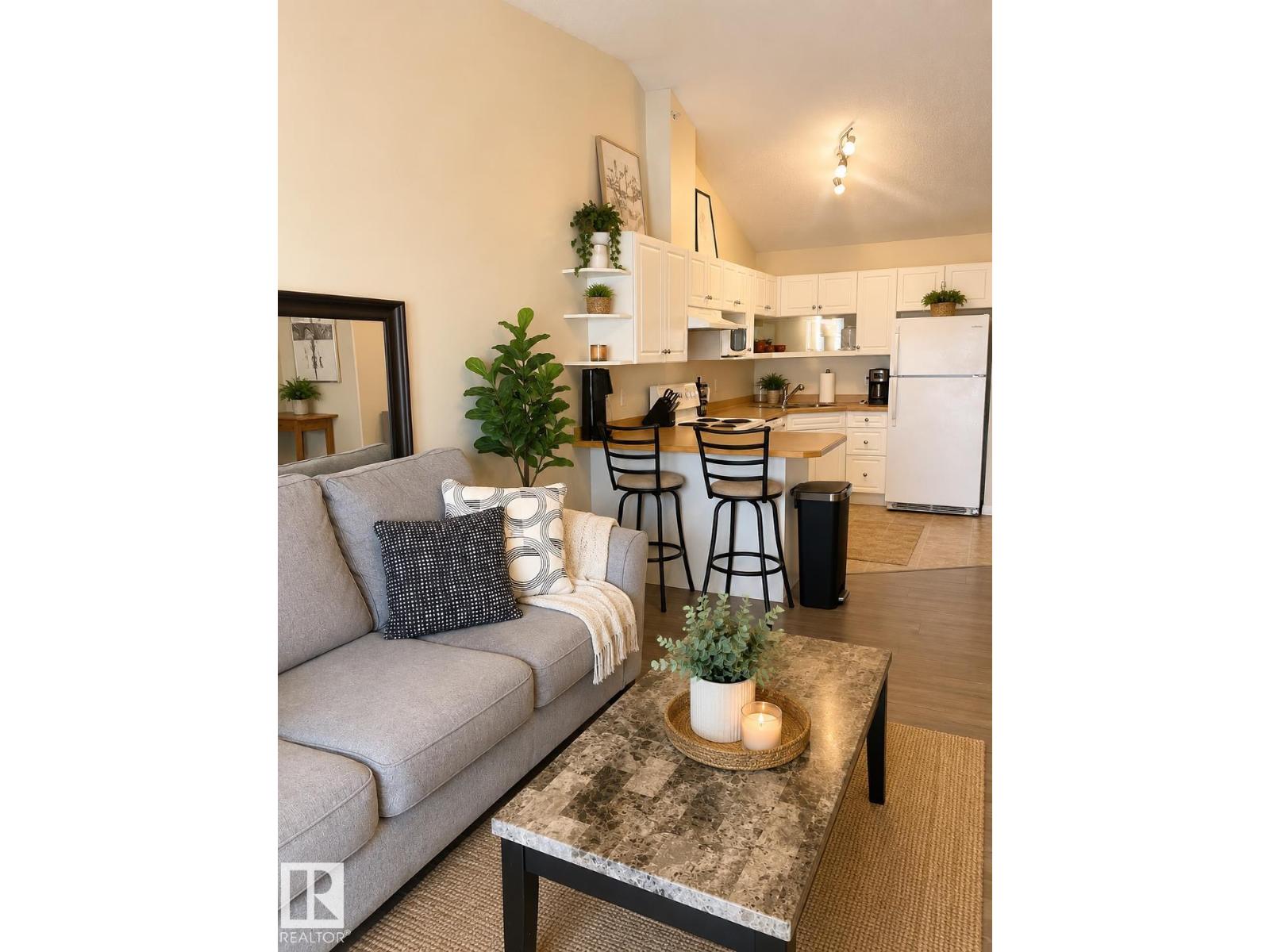 #336 9525 162 AV NW - 6