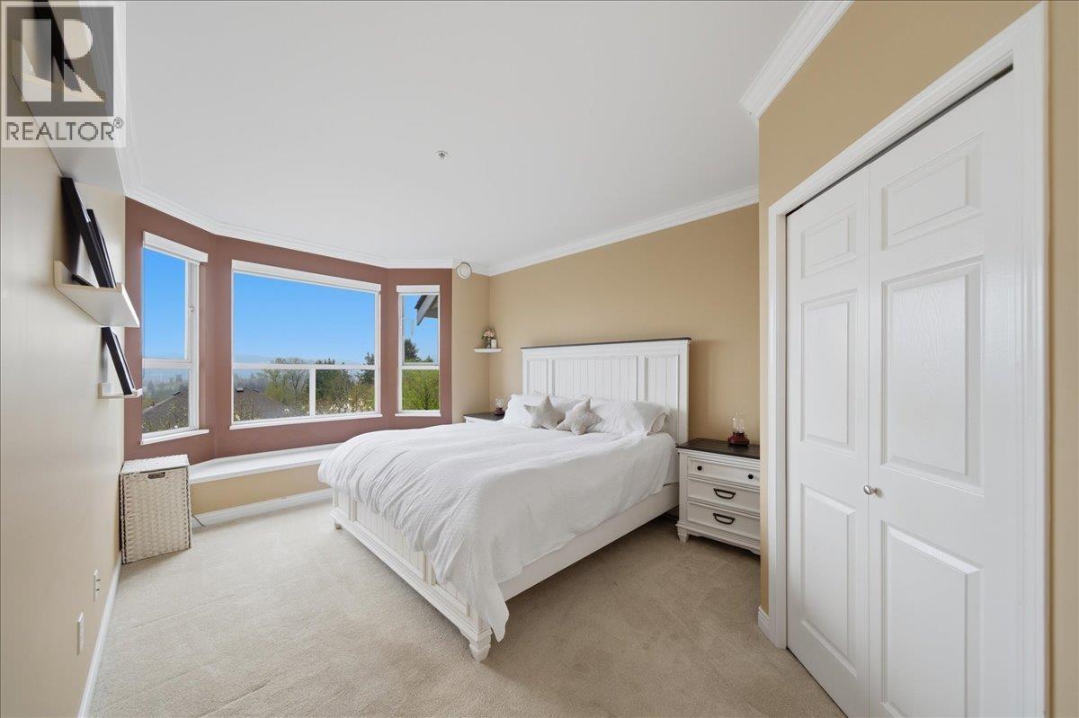 307 5270 OAKMOUNT CRESCENT