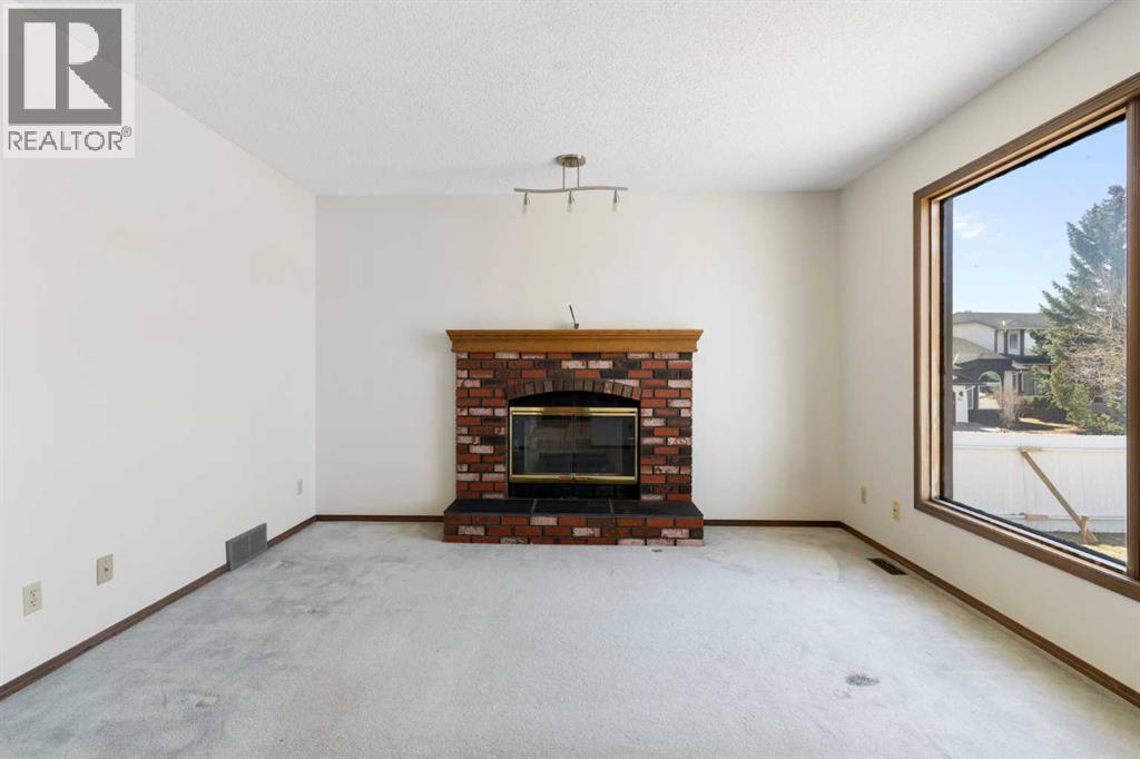 190 Hawkville Close NW - 8