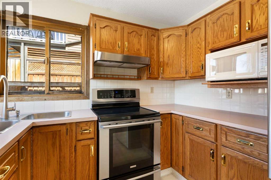 190 Hawkville Close NW - 15