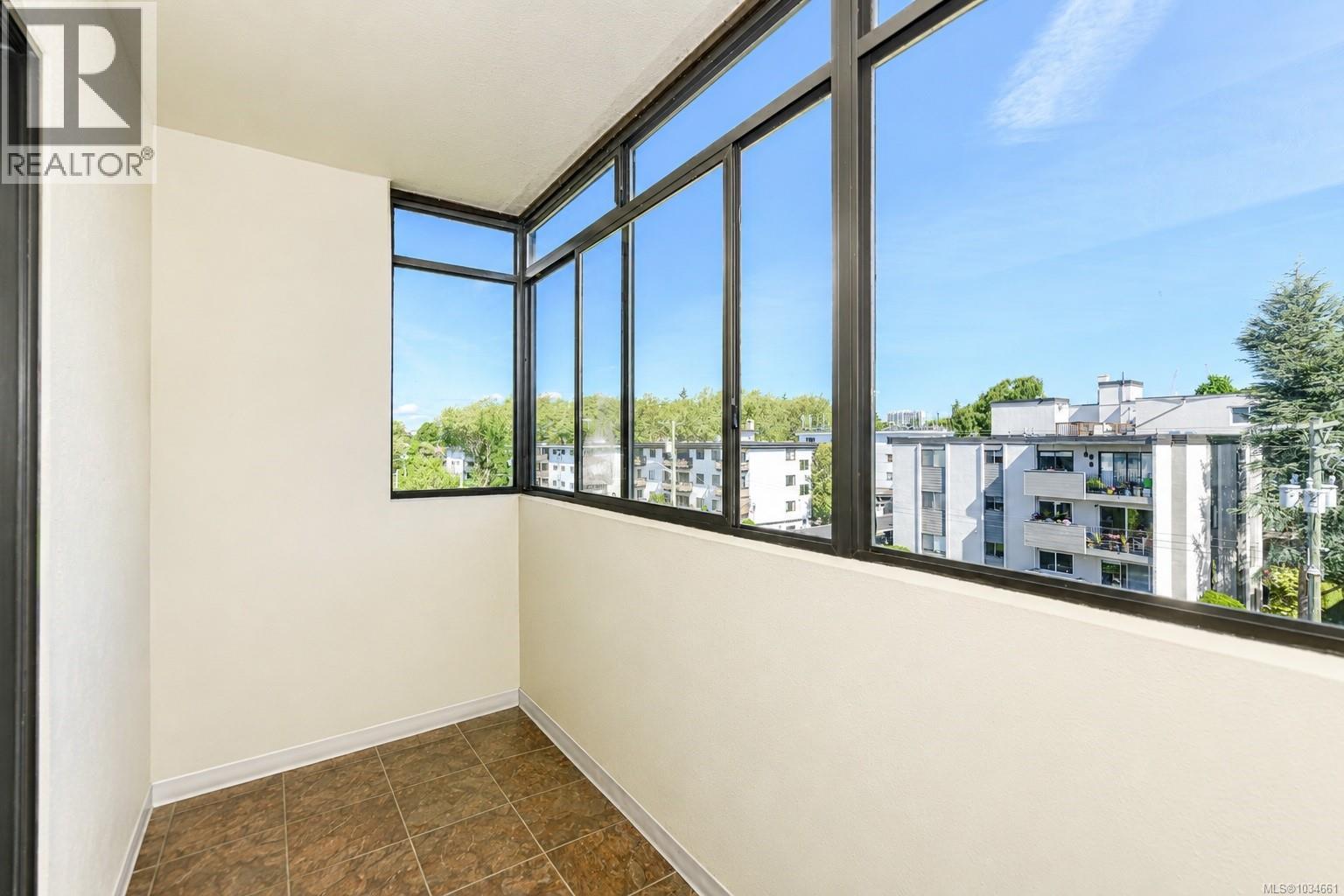 506 420 Linden Avenue, Victoria