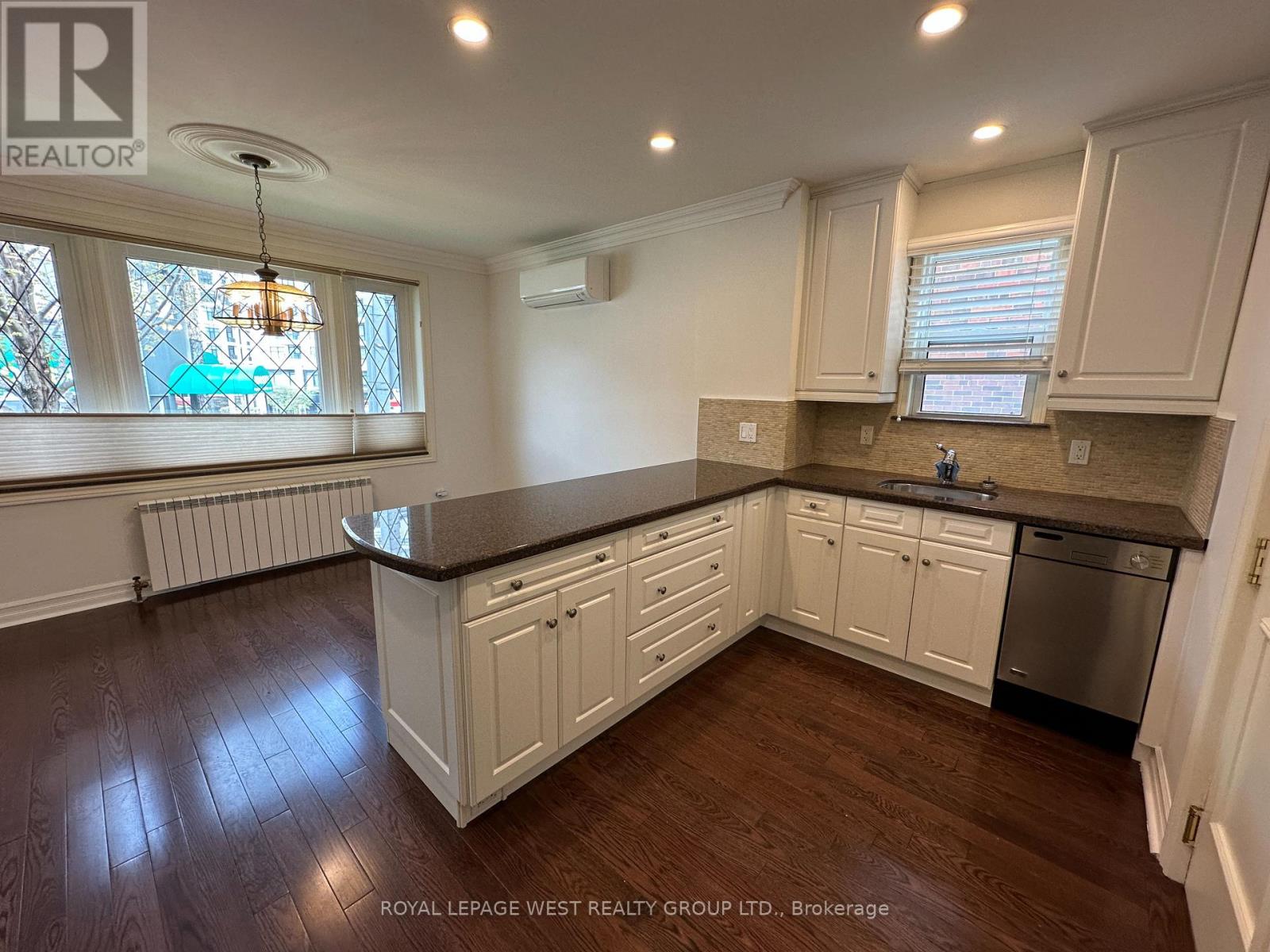 27 MOSSOM ROAD W - 11