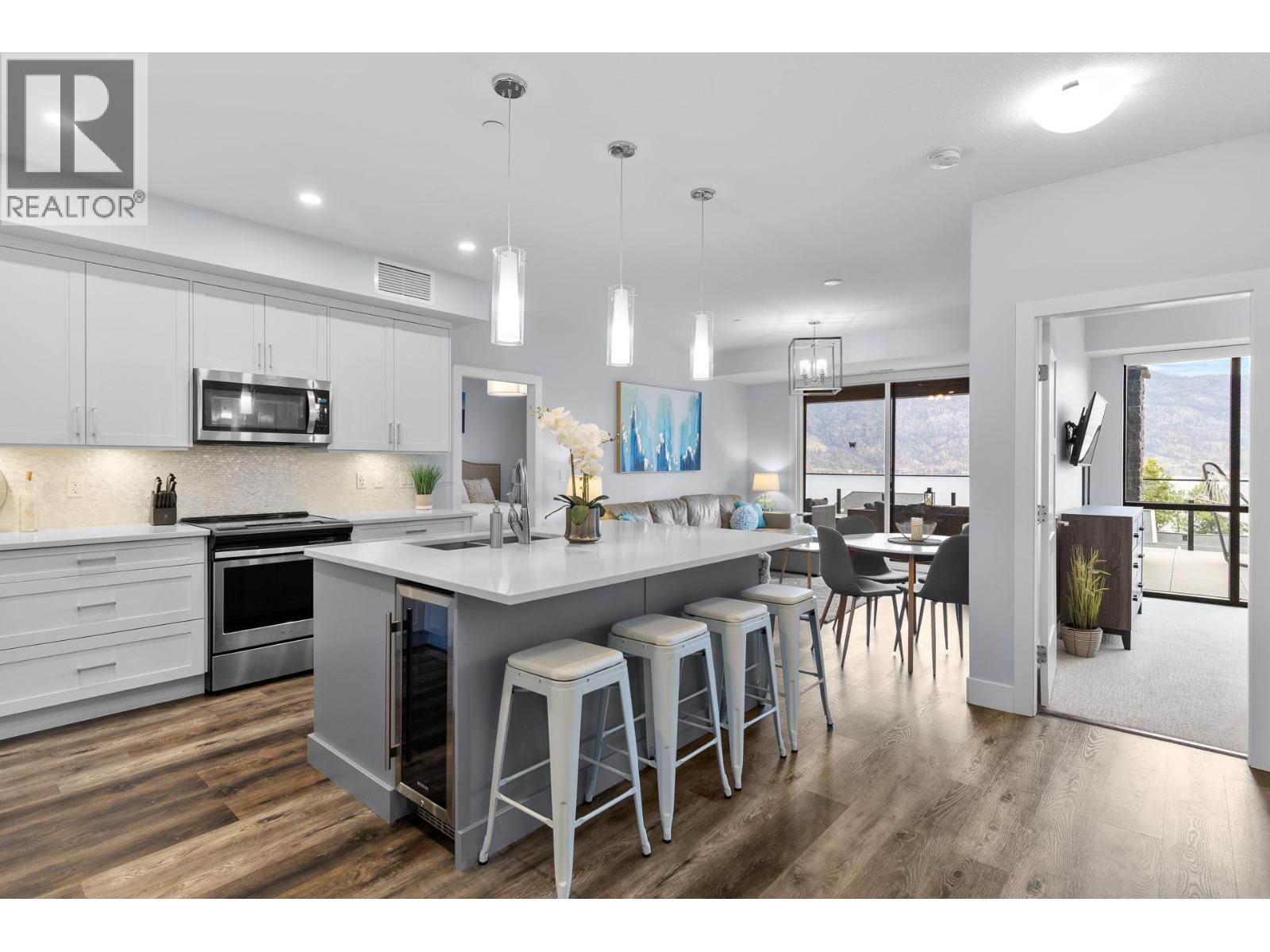 #103 3475 Granite Close - 5