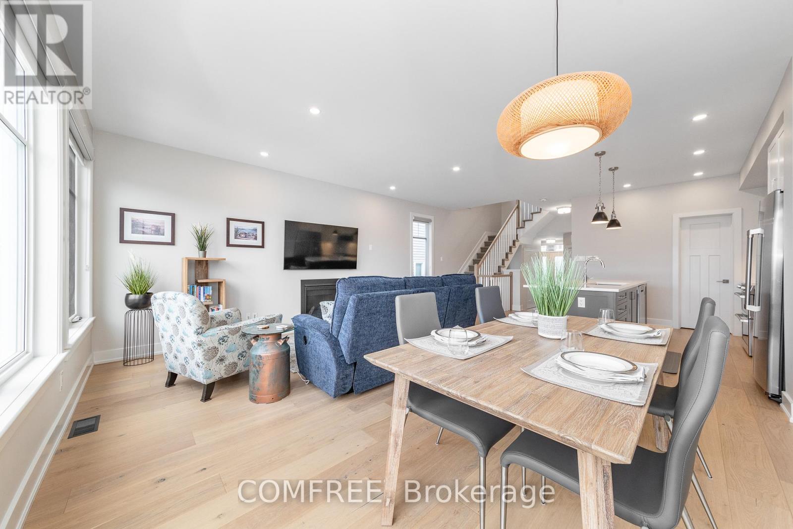 663 PUTNEY CRESCENT - 19