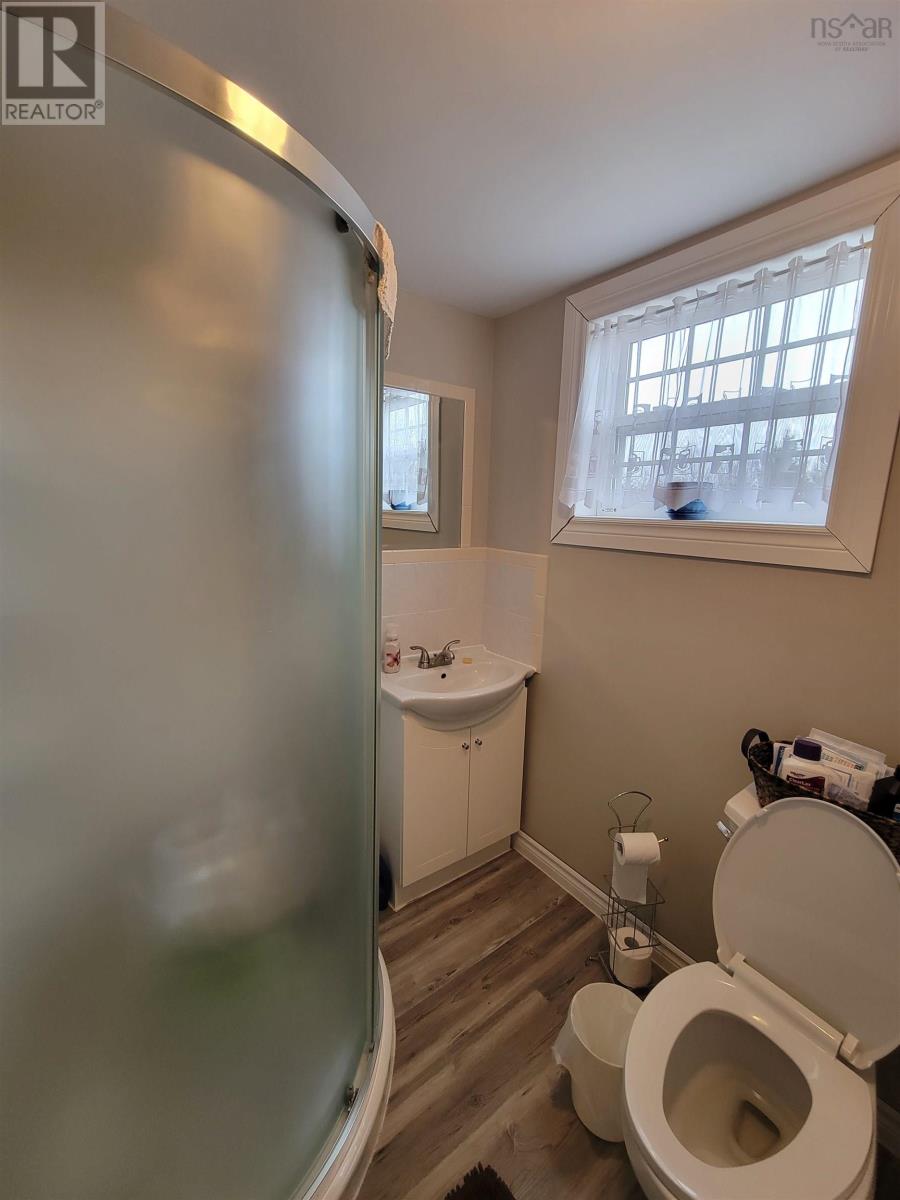 653 Coxheath Road - 10
