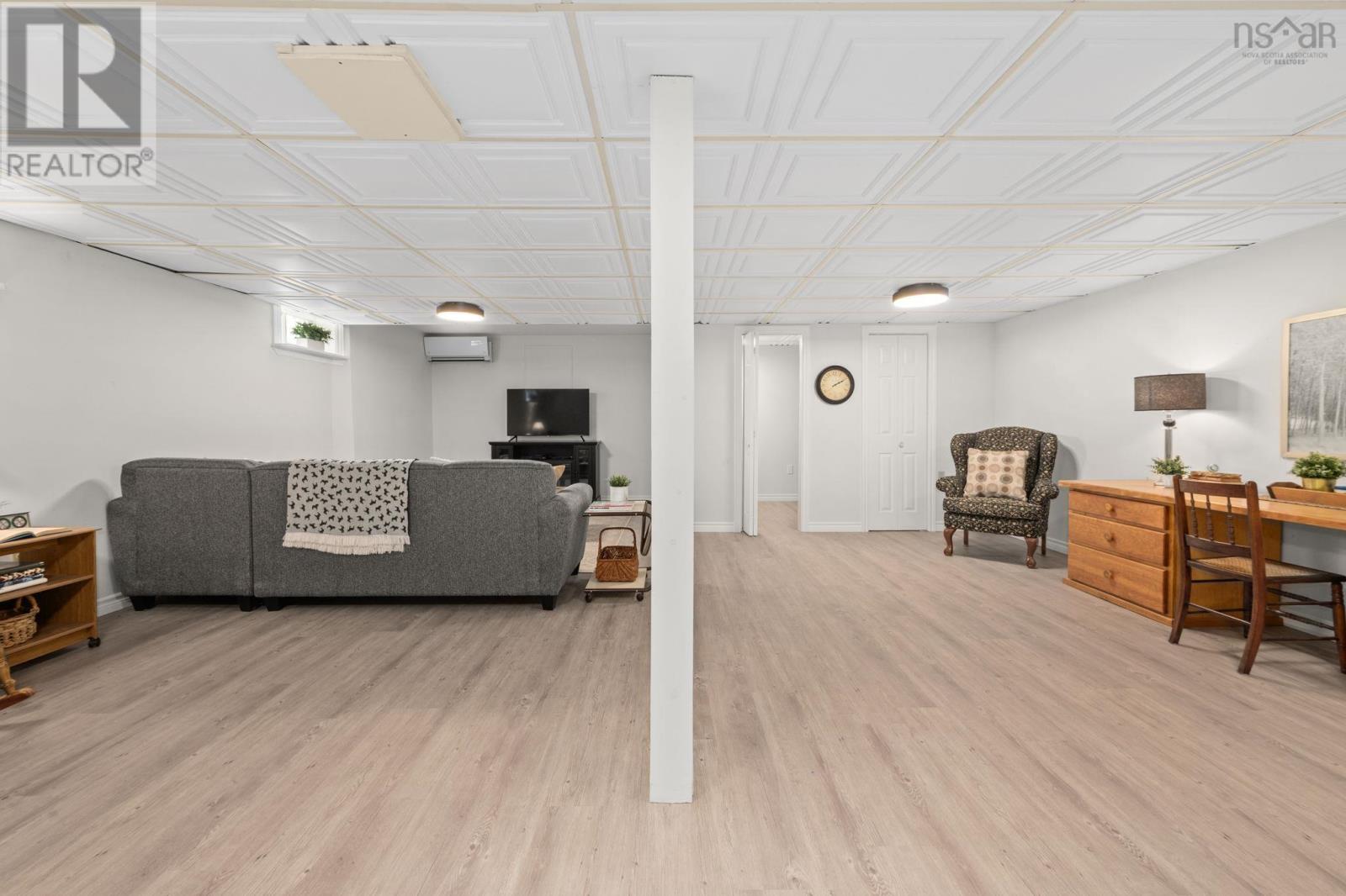 789 Canard Street - 33
