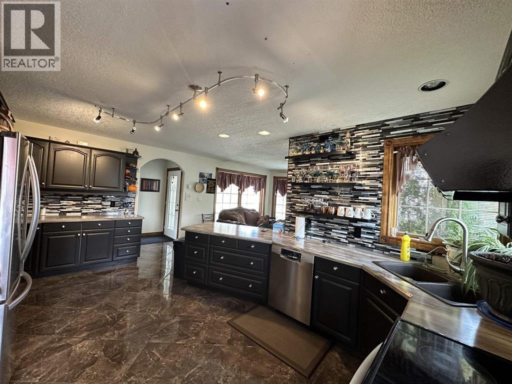 10903 112 AVENUE - Image 2