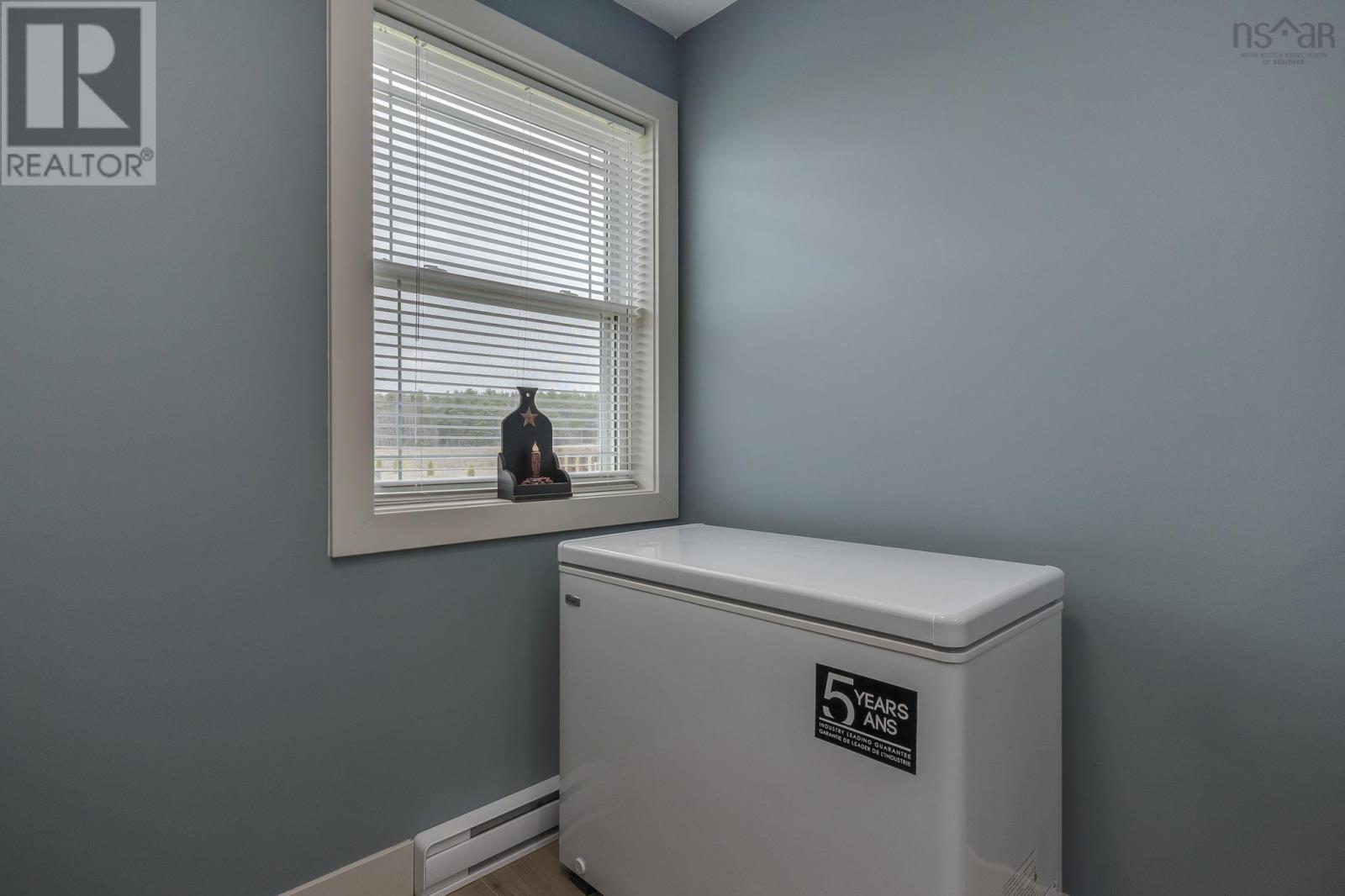 654 Whitman Road - 26
