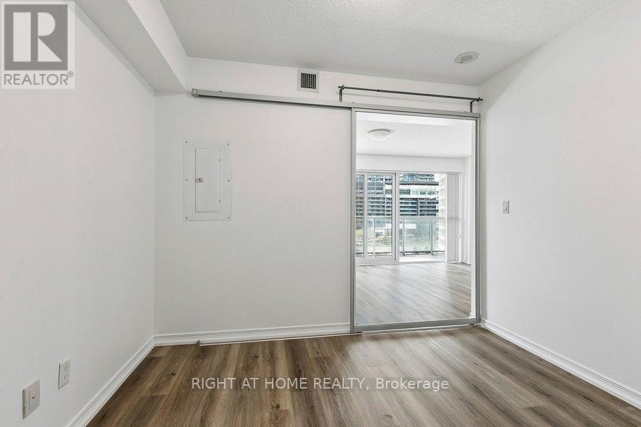 #506 352 FRONT STREET W - 15