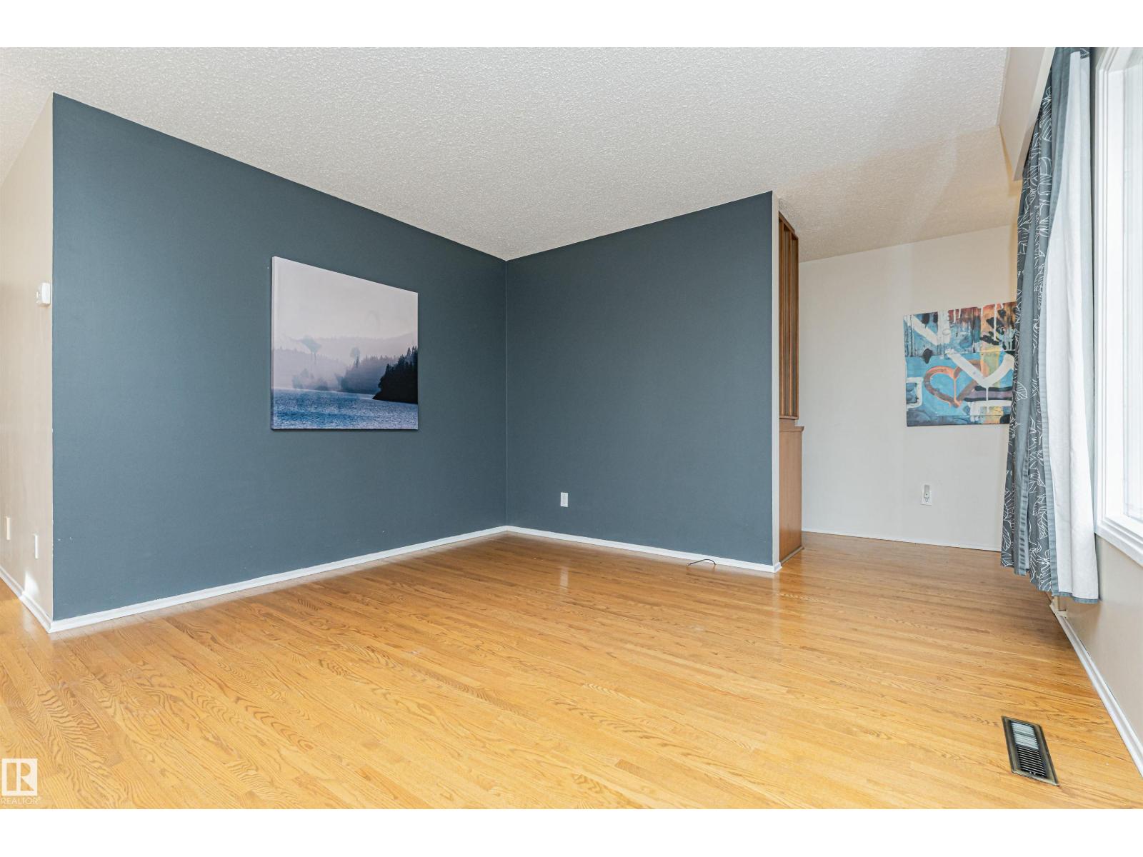 11423 50 AV NW - 9