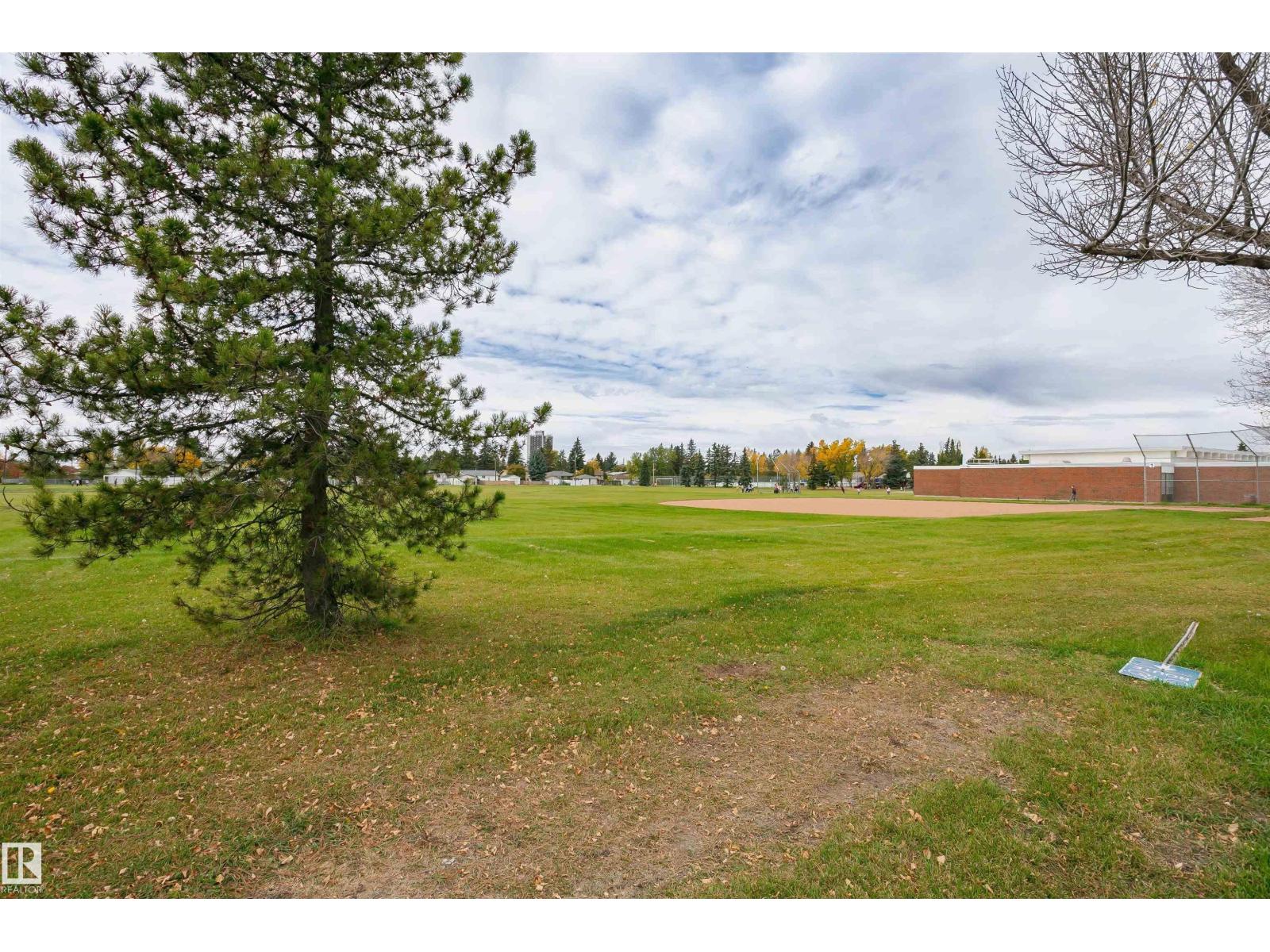 11423 50 AV NW - 60