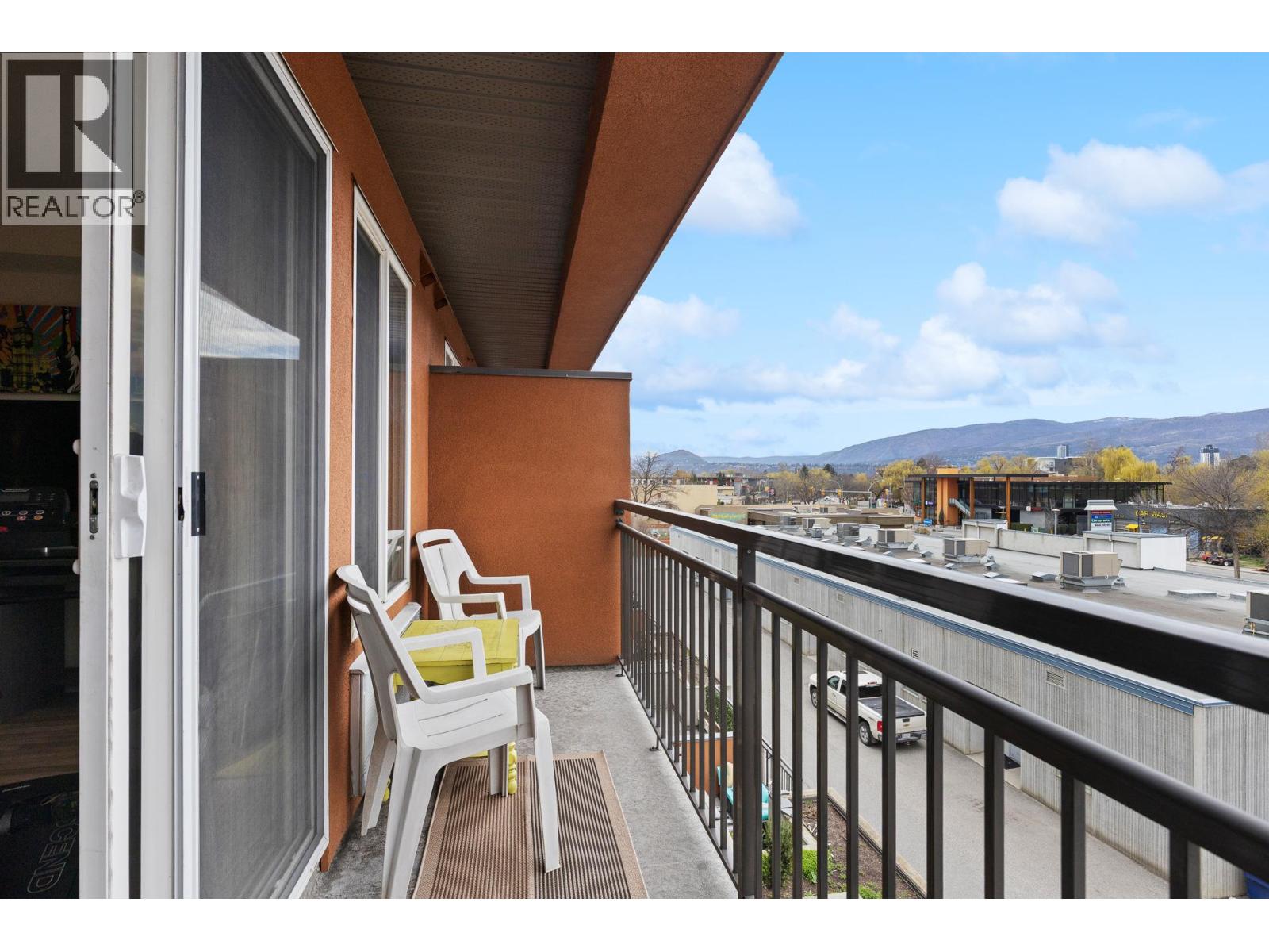 #316 1550 Dickson Avenue - 10