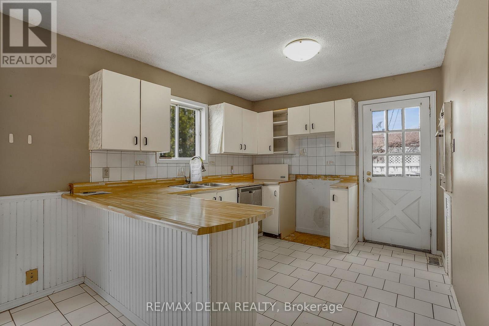774 EDMOND STREET - 10