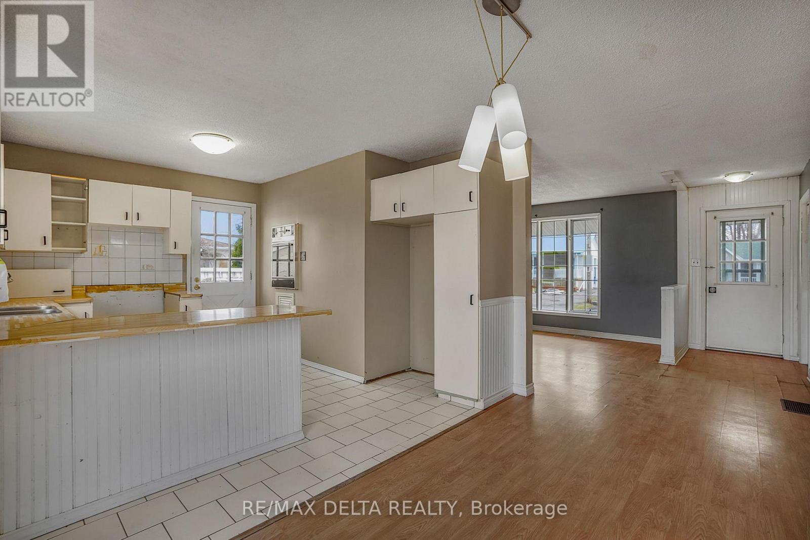 774 EDMOND STREET - 9