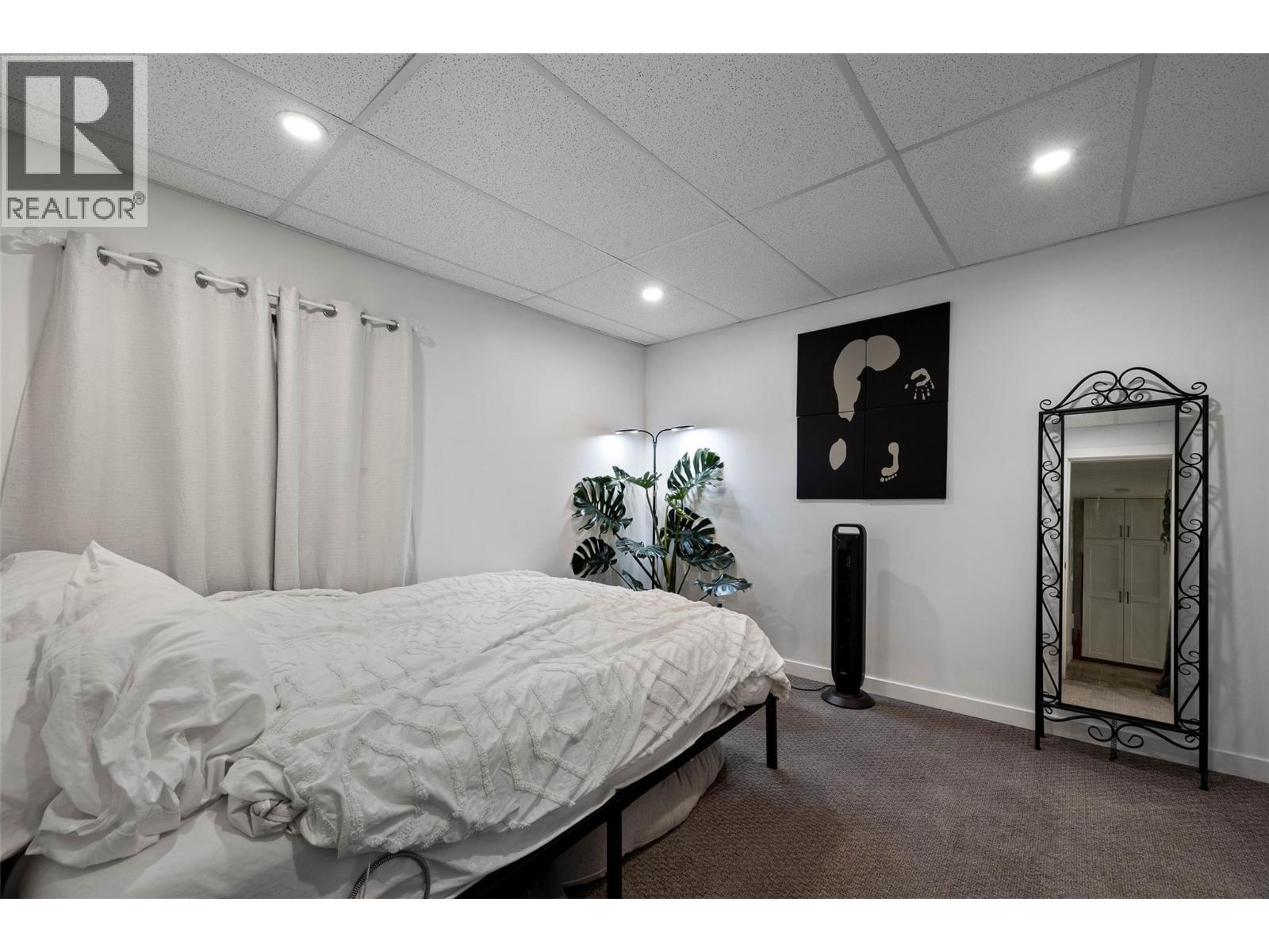 1022 Pleasant Street - 28