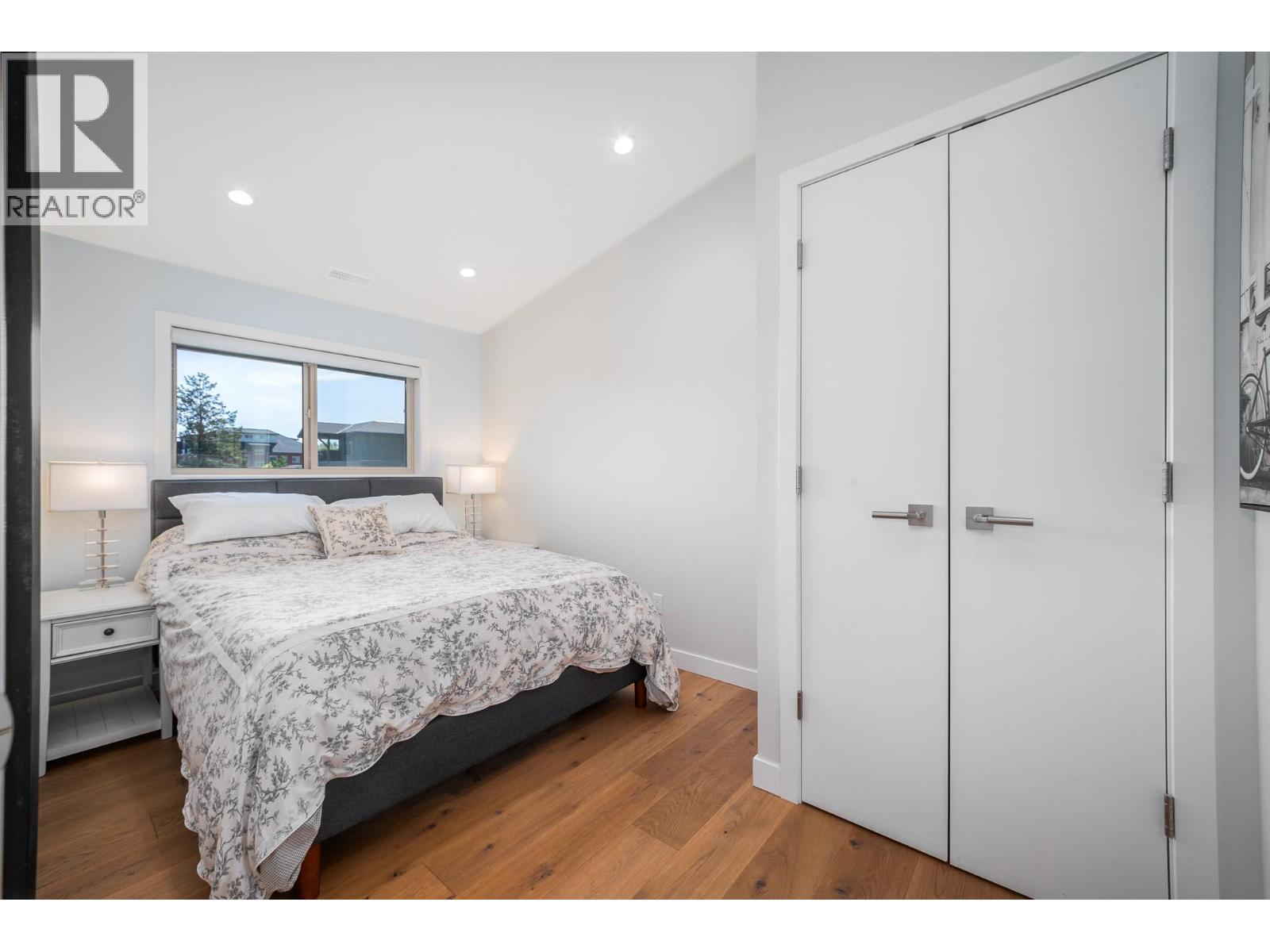 #309 2900 Abbott Street - 20