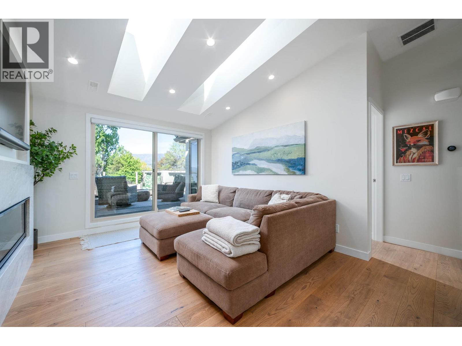 #309 2900 Abbott Street - 5