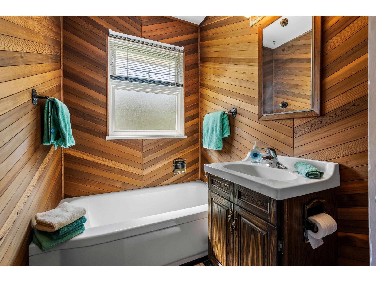 455 PINE AVENUE, Harrison Hot Springs, Harrison Hot Springs