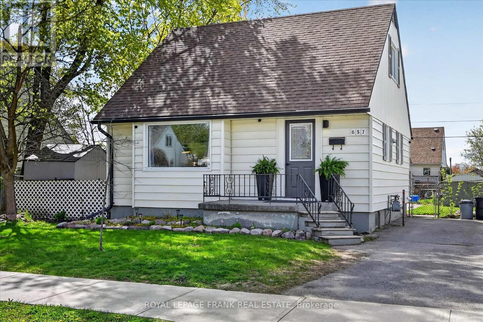 657 MCKELLAR STREET