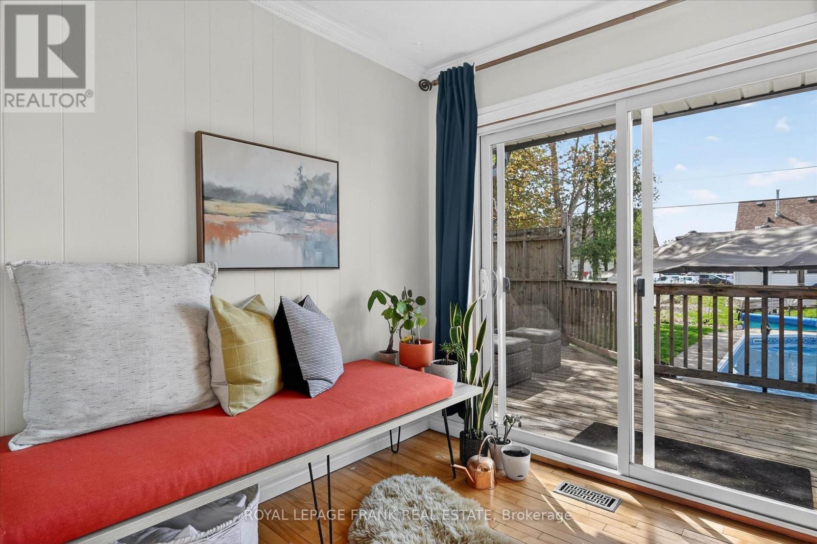 657 MCKELLAR STREET - 13
