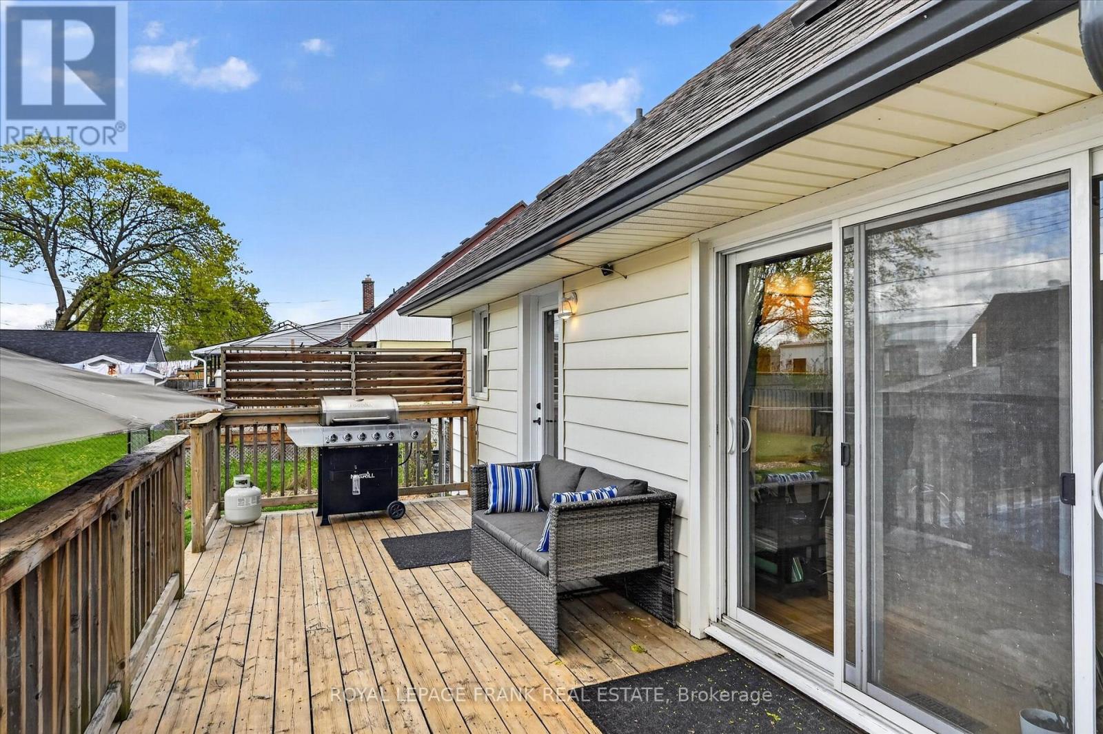 657 MCKELLAR STREET - 31