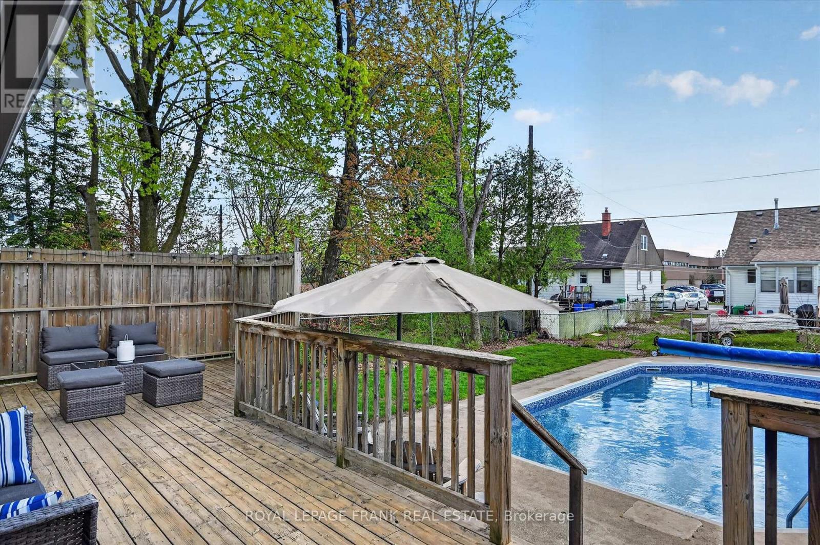 657 MCKELLAR STREET - 32