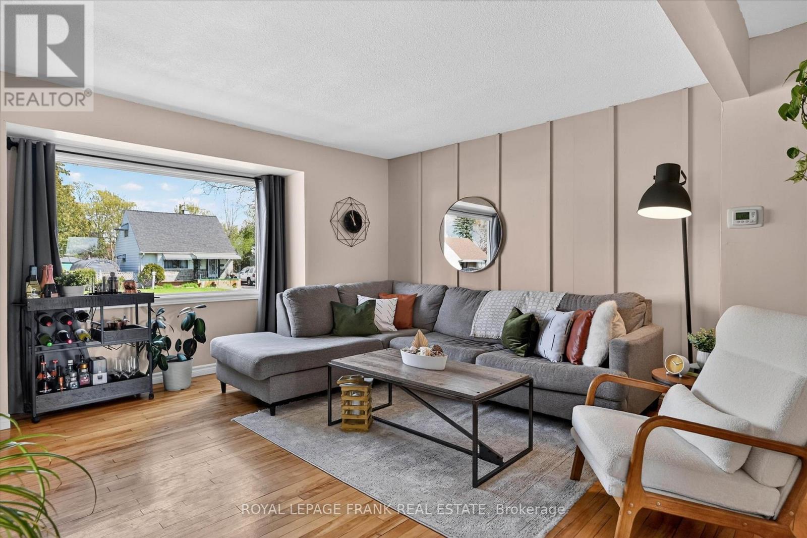657 MCKELLAR STREET - 5