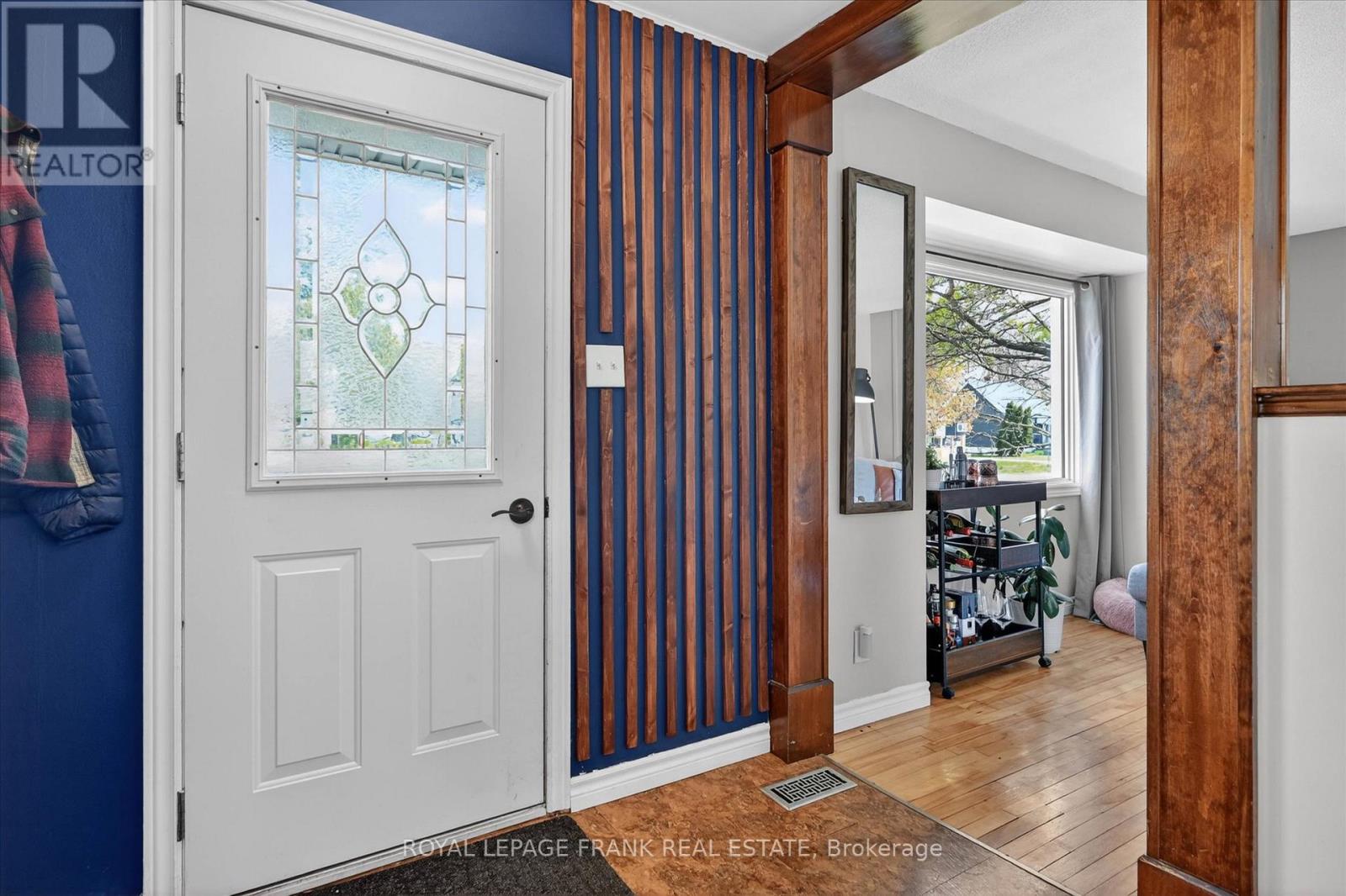 657 MCKELLAR STREET - 8