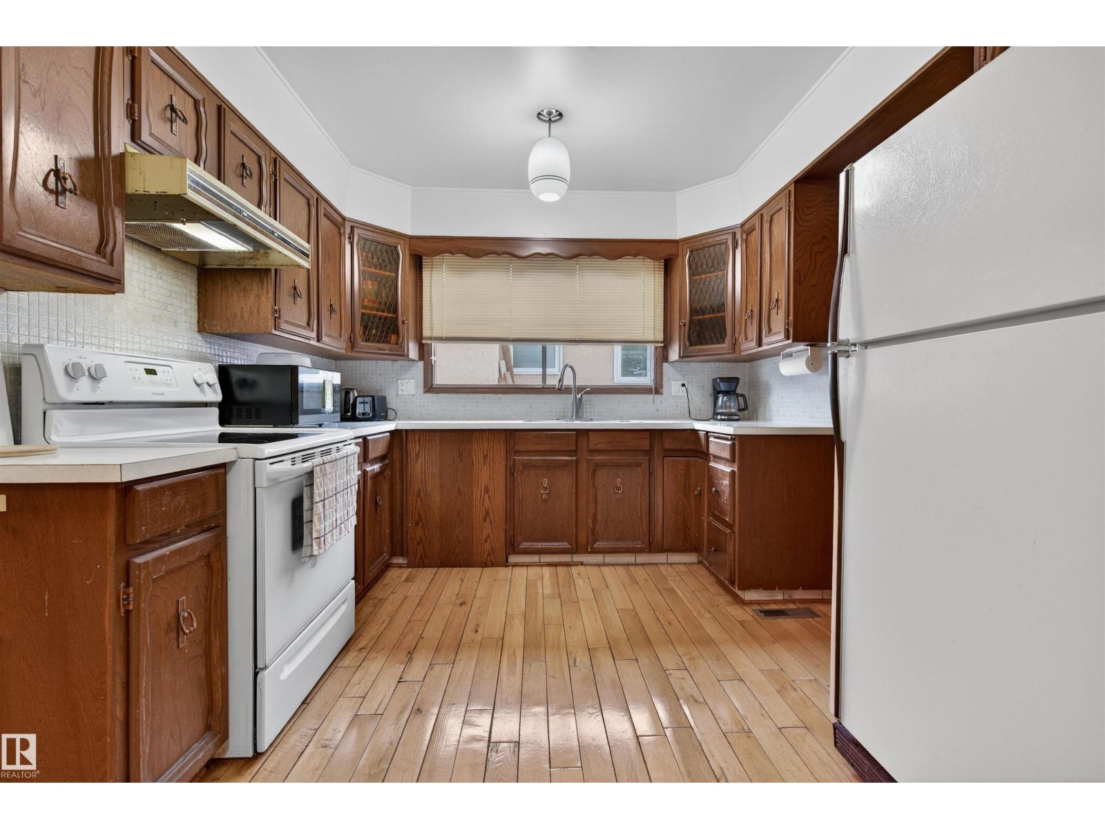 4104 109 ST NW - 5