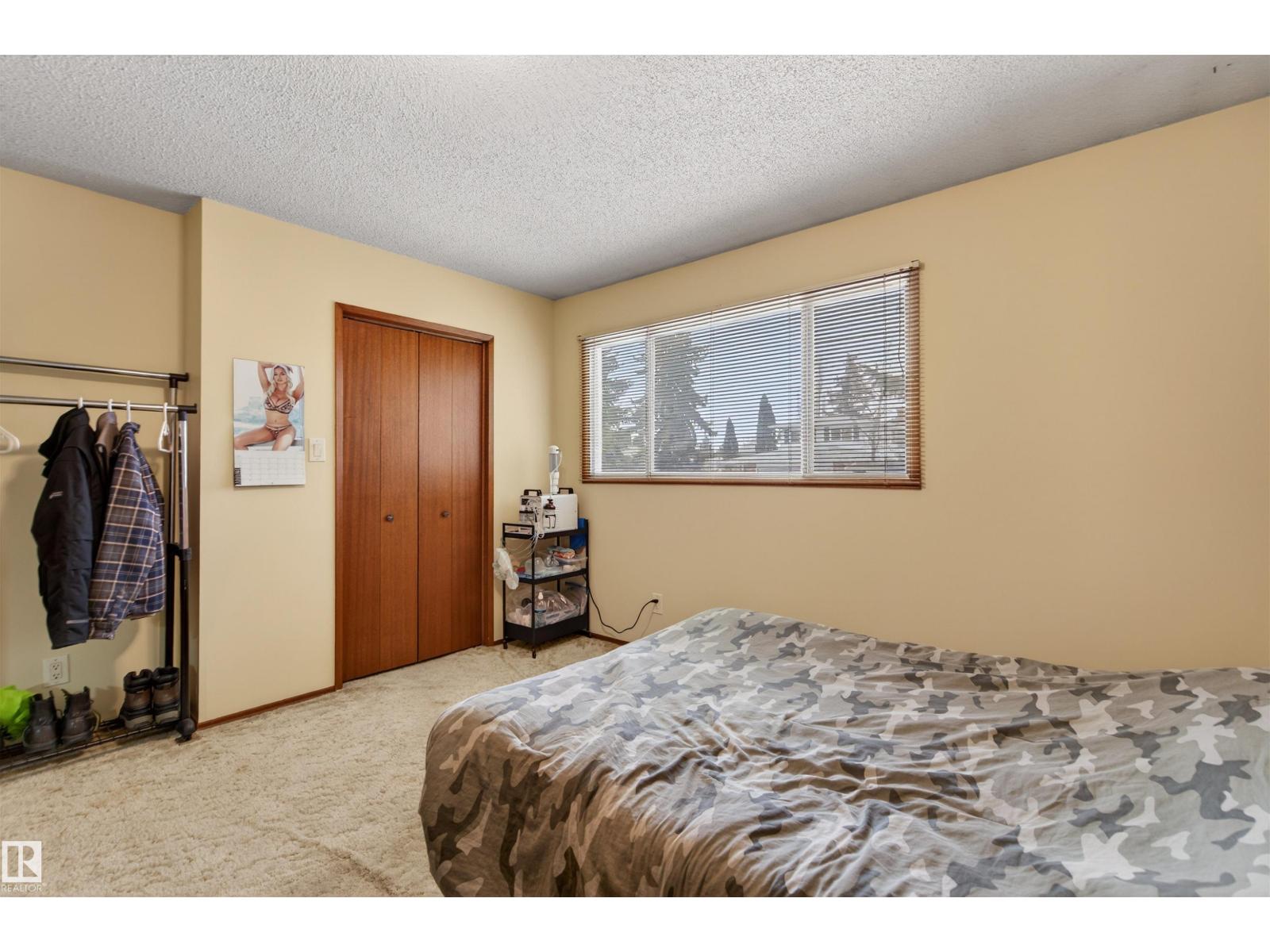 4104 109 ST NW - 14