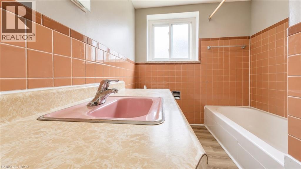 12 WESTMOUNT Road W Unit# 9, Kitchener, Ontario, N2M1R5 — Photo 7